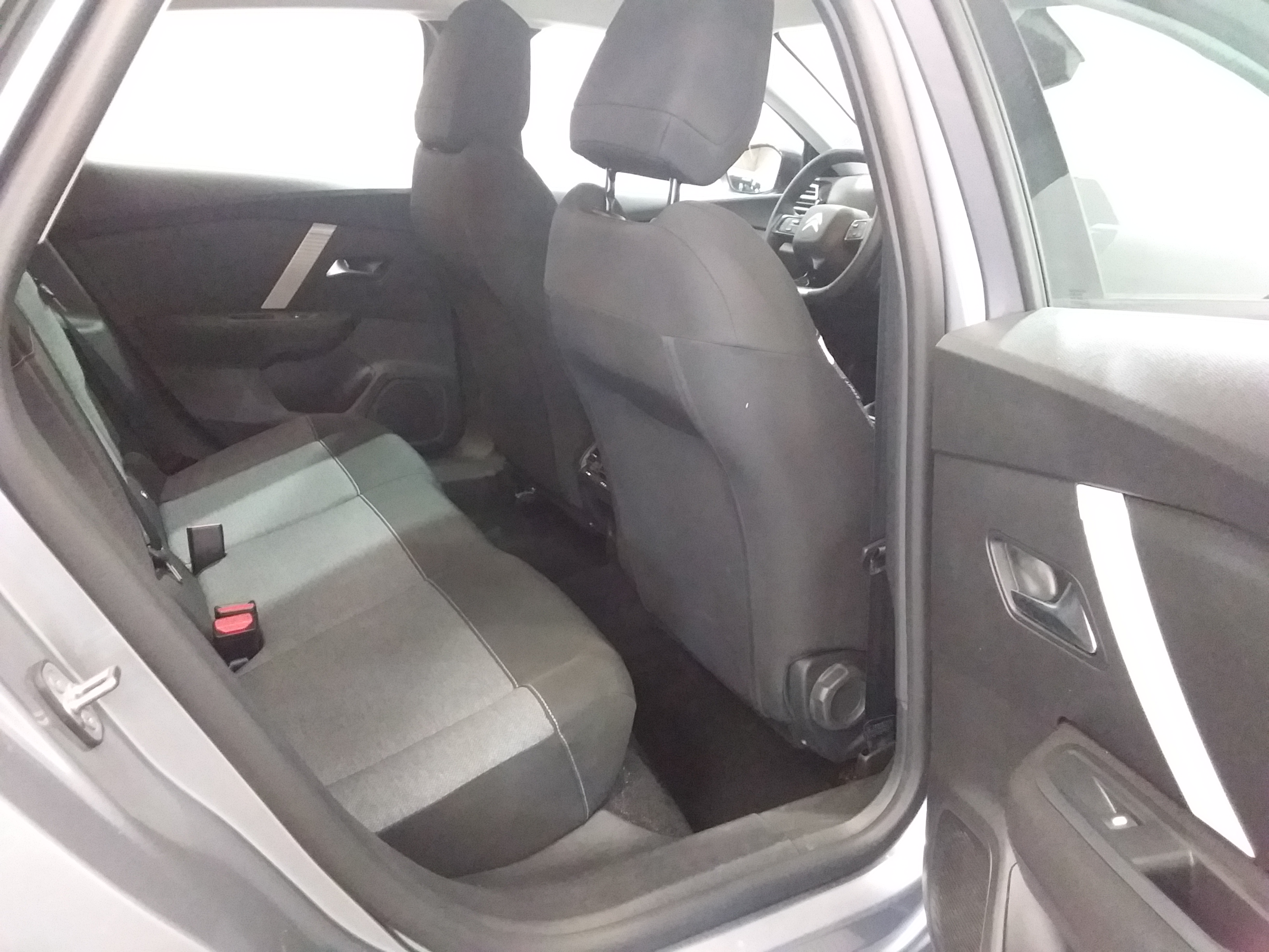 Photo 8 du véhicule CITROEN C4