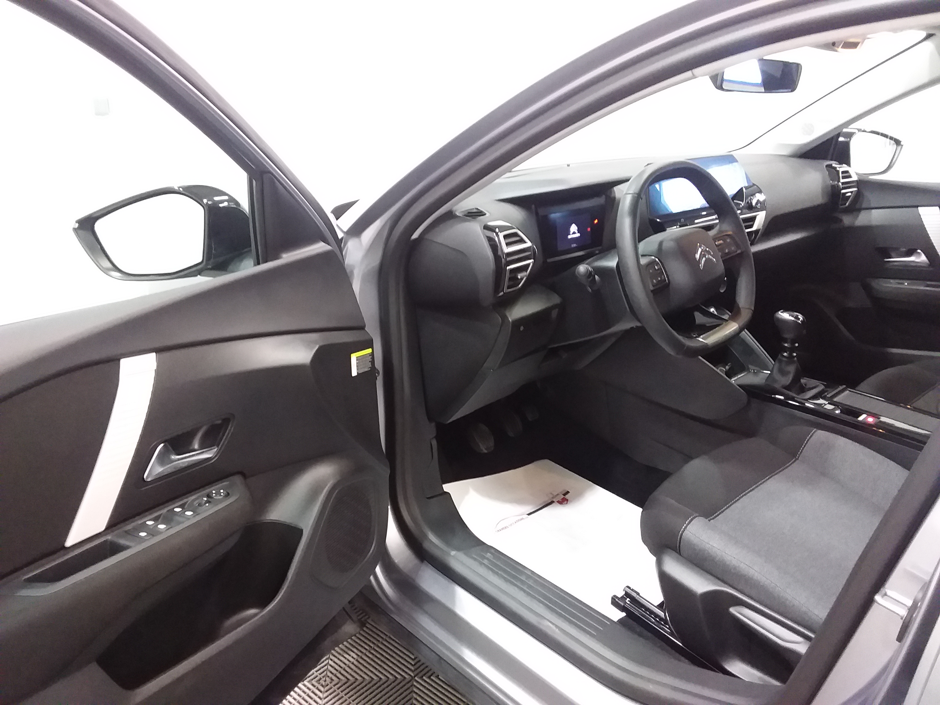 Photo 12 du véhicule CITROEN C4