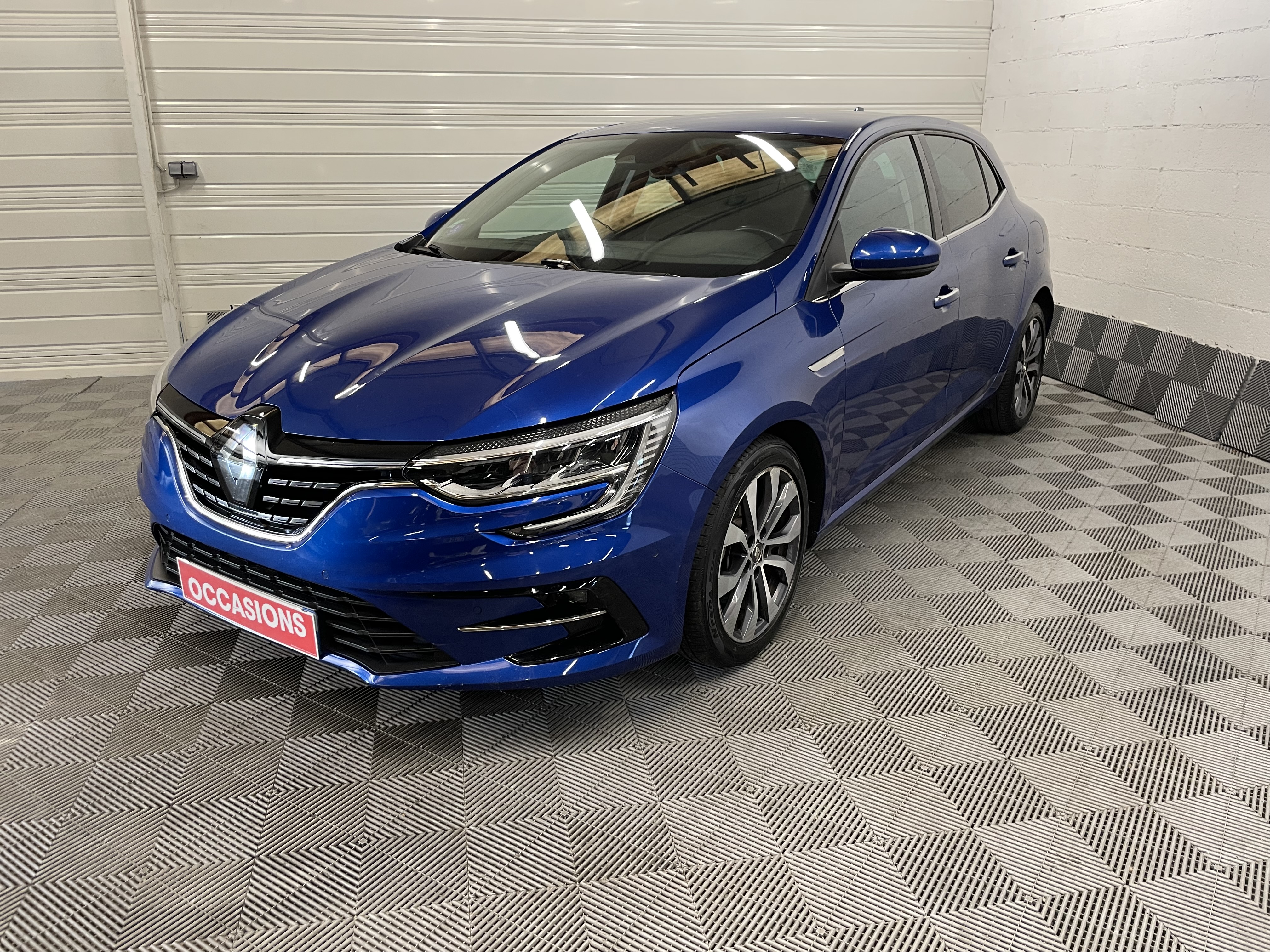 RENAULT MEGANE IV BERLINE E-TECH Plug-In Hybride 160 Intens d'occasion