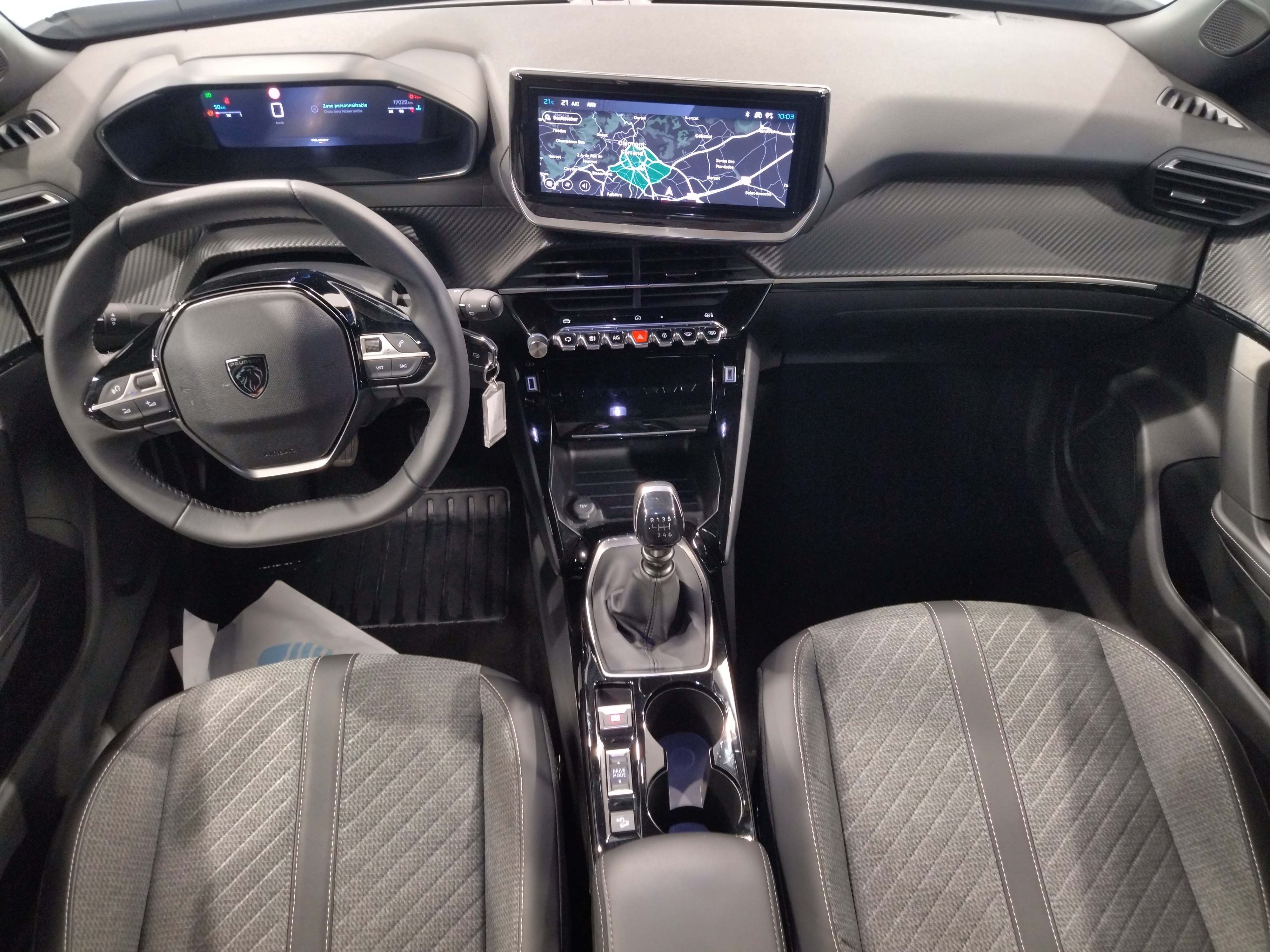 Photo 6 du véhicule PEUGEOT 2008