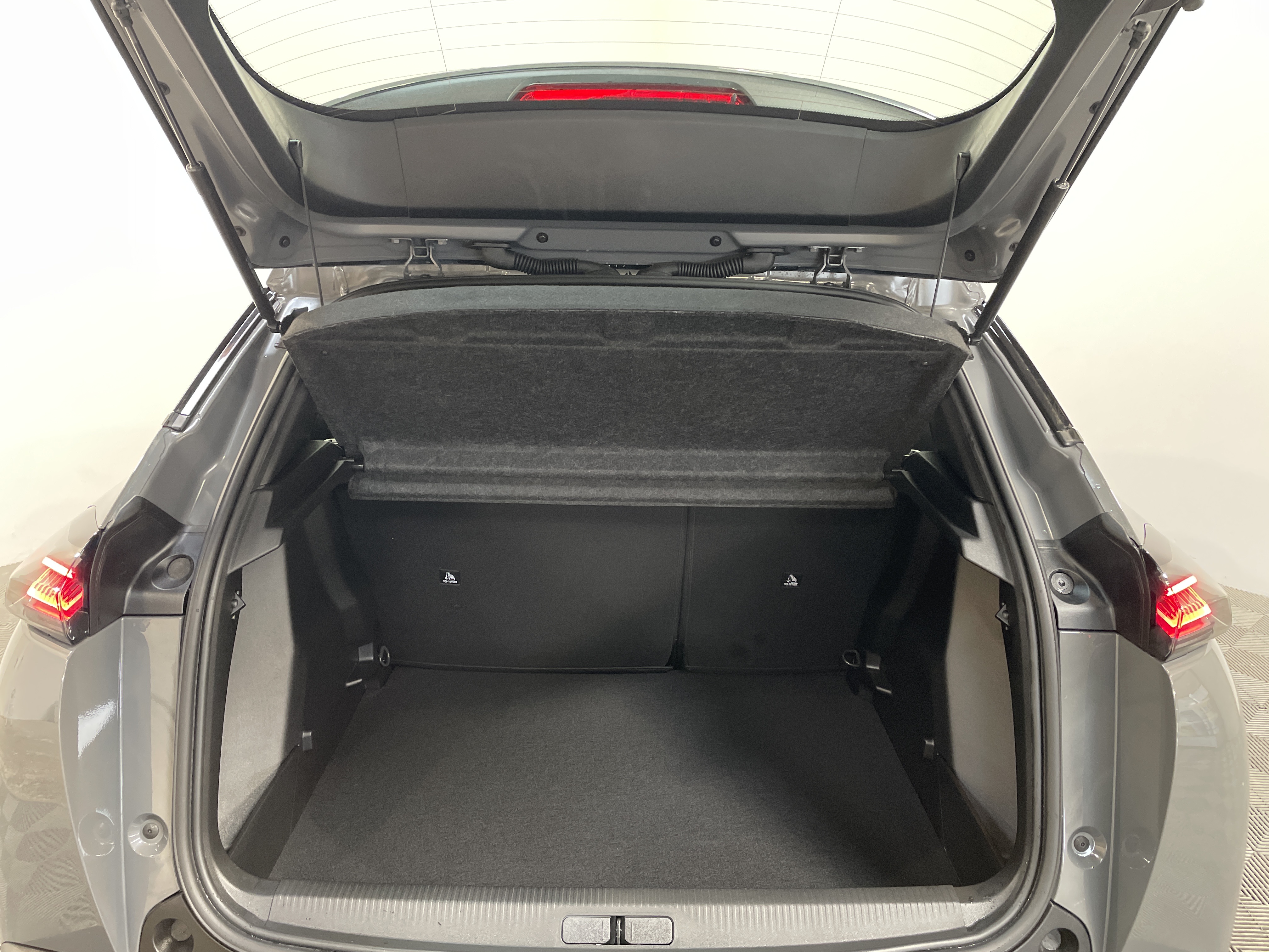Photo 45 du véhicule PEUGEOT 2008
