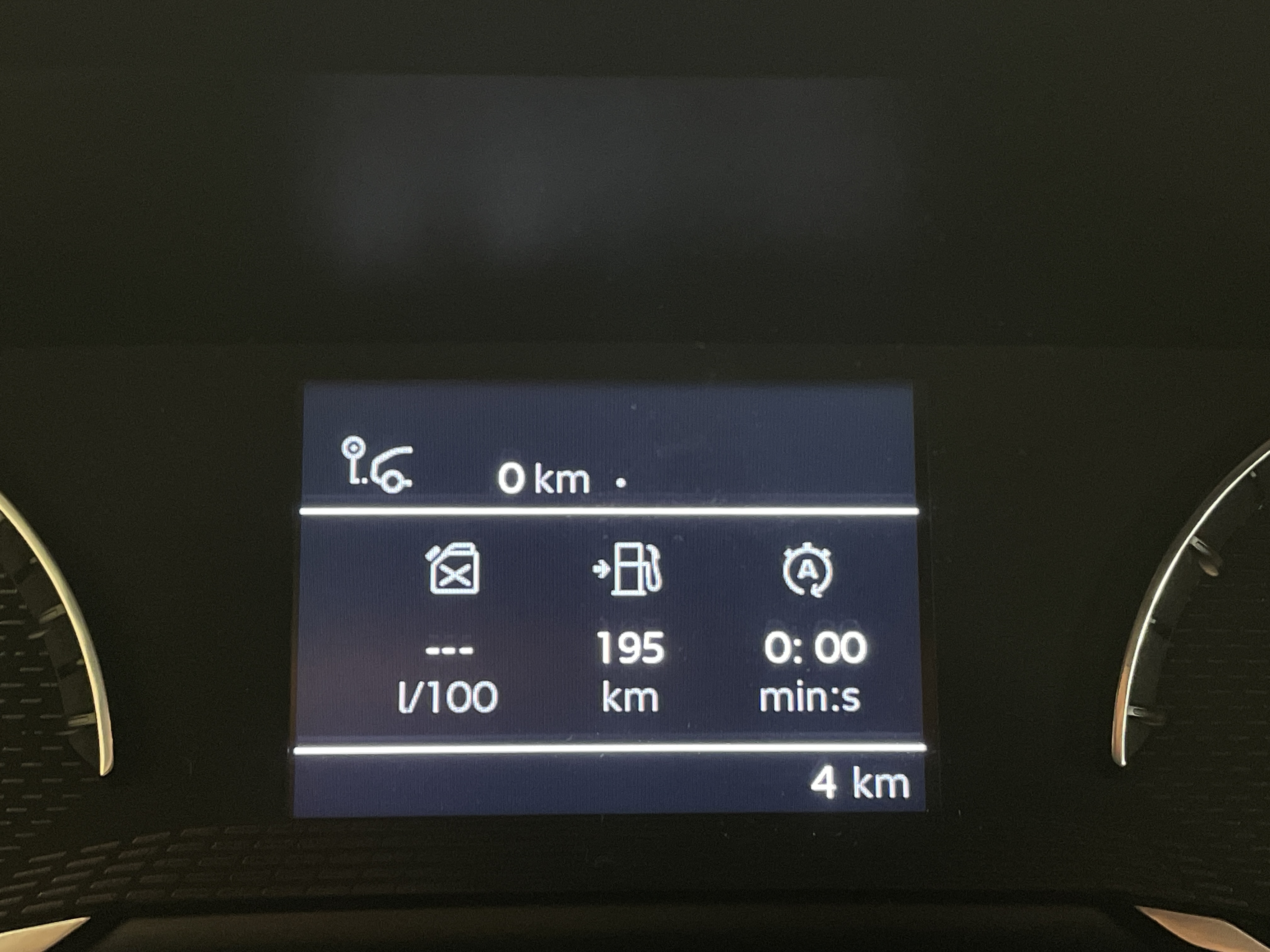 Photo 48 du véhicule PEUGEOT 2008