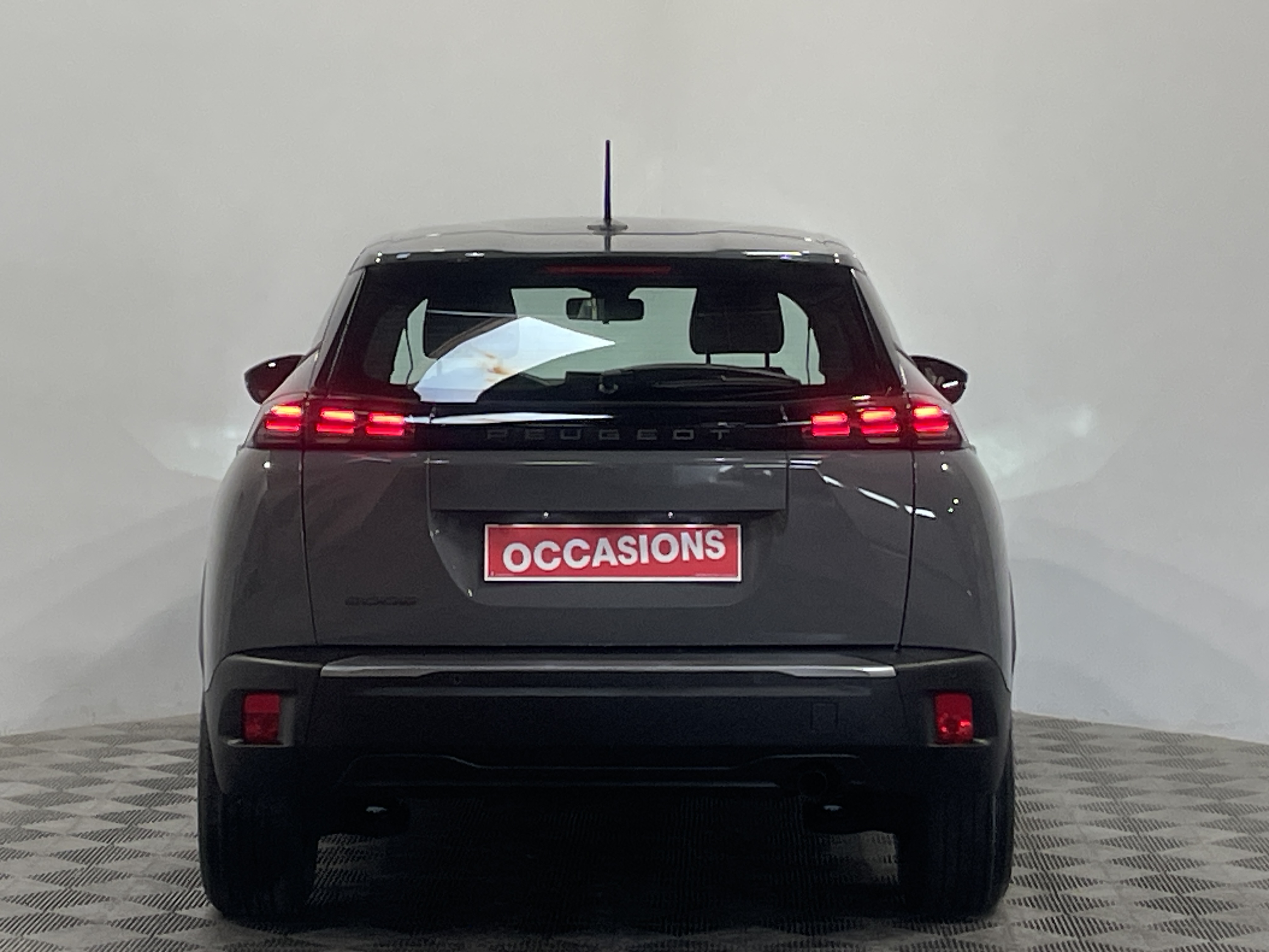 Photo 6 du véhicule PEUGEOT 2008