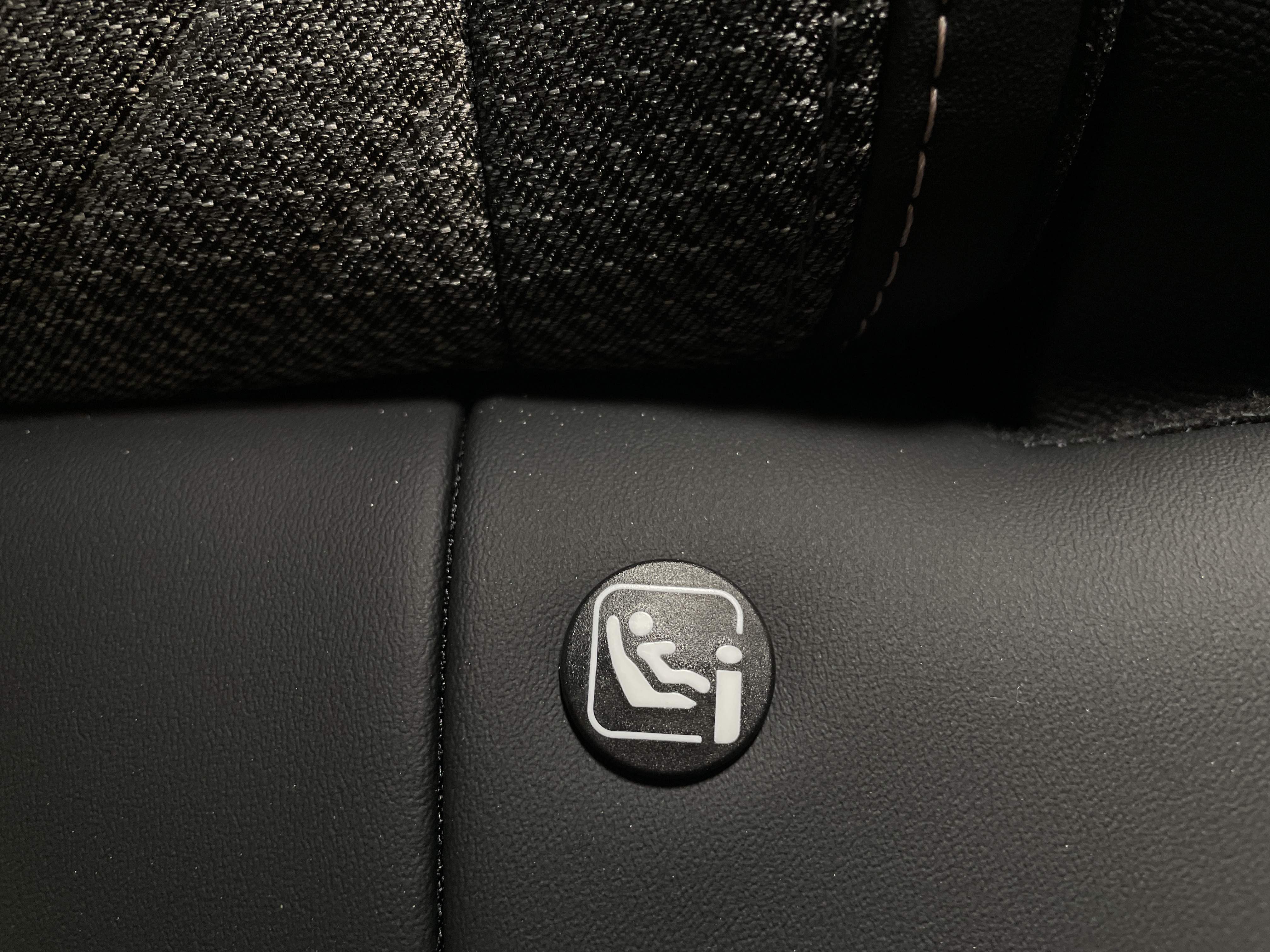 Photo 42 du véhicule PEUGEOT 2008