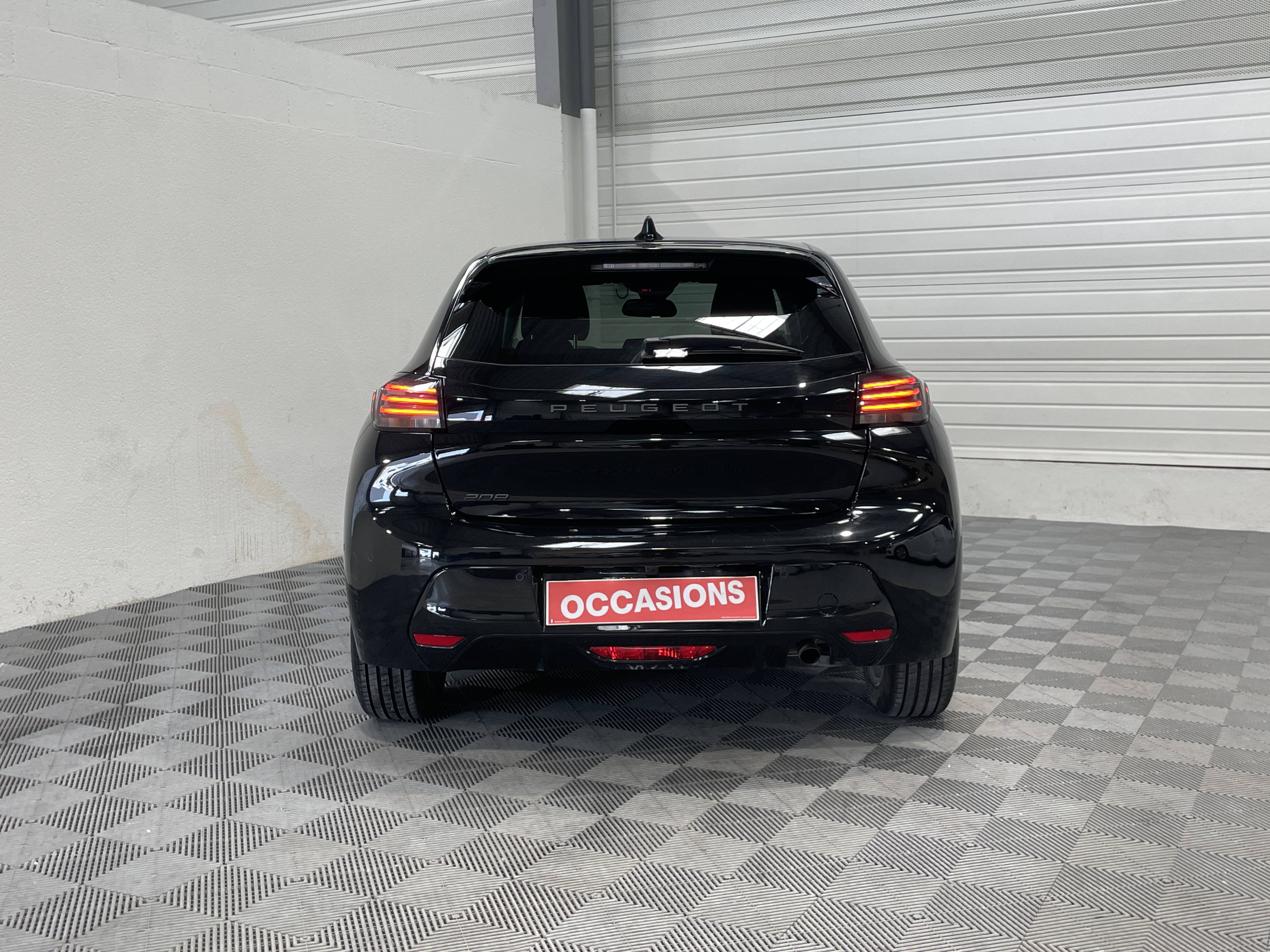 Photo 6 du véhicule PEUGEOT 208
