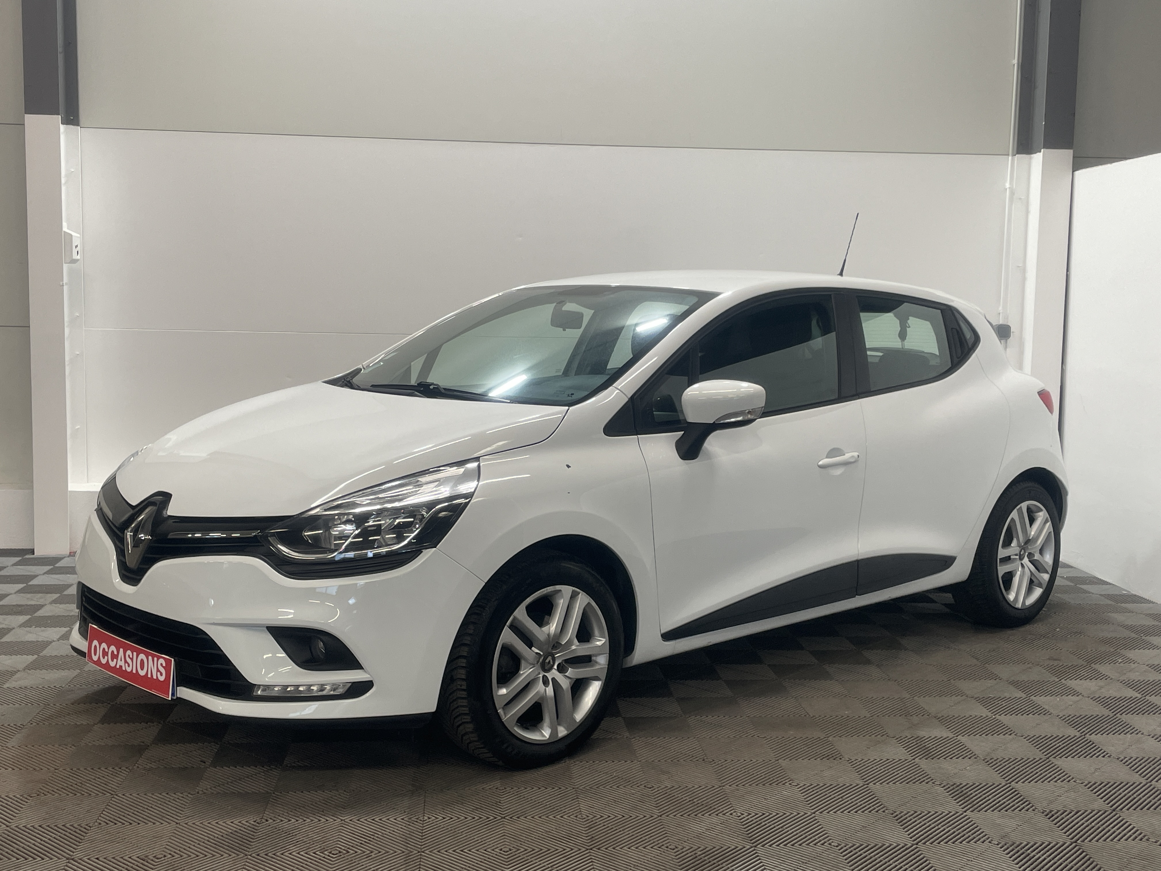 RENAULT CLIO IV BUSINESS dCi 75 E6C Business d'occasion