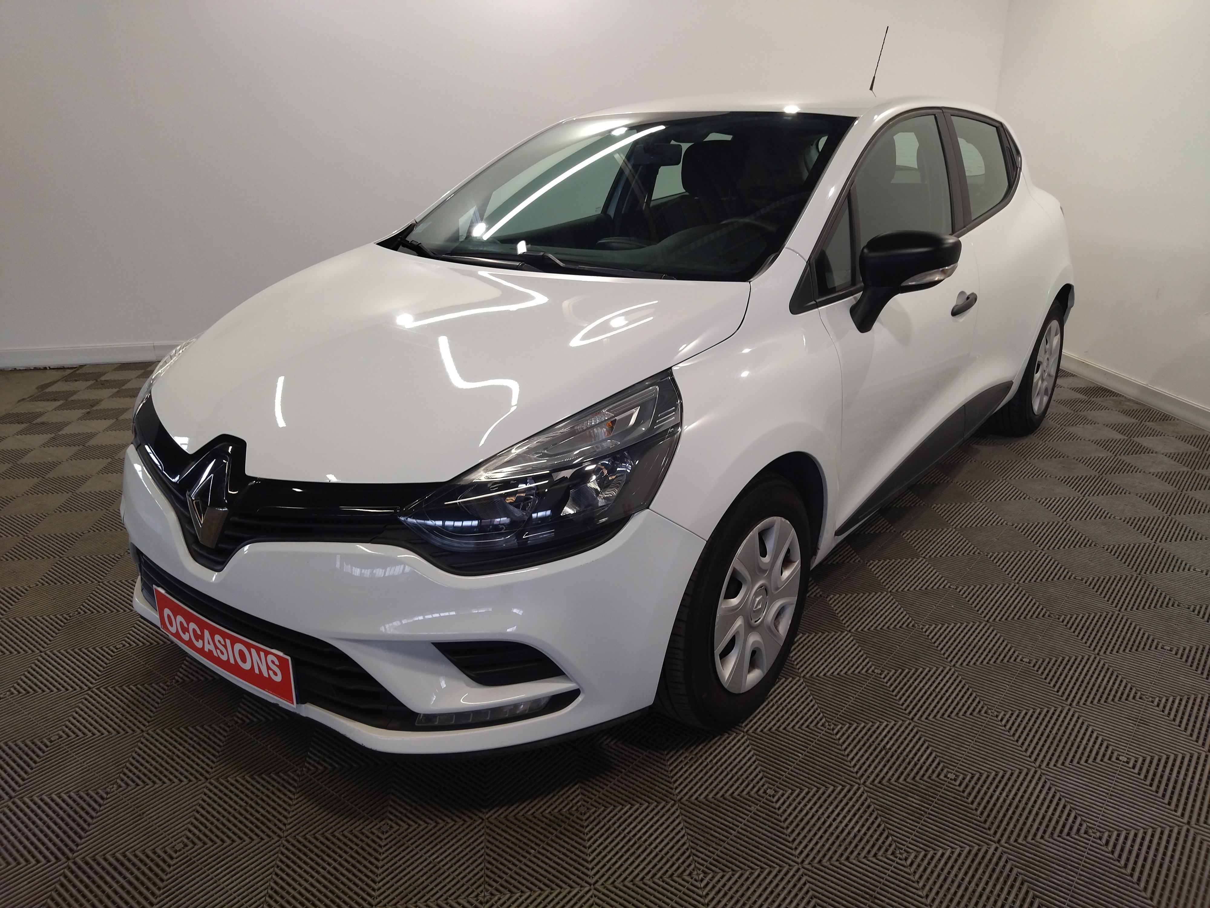 RENAULT CLIO IV SOCIETE Air dCi 75 d'occasion