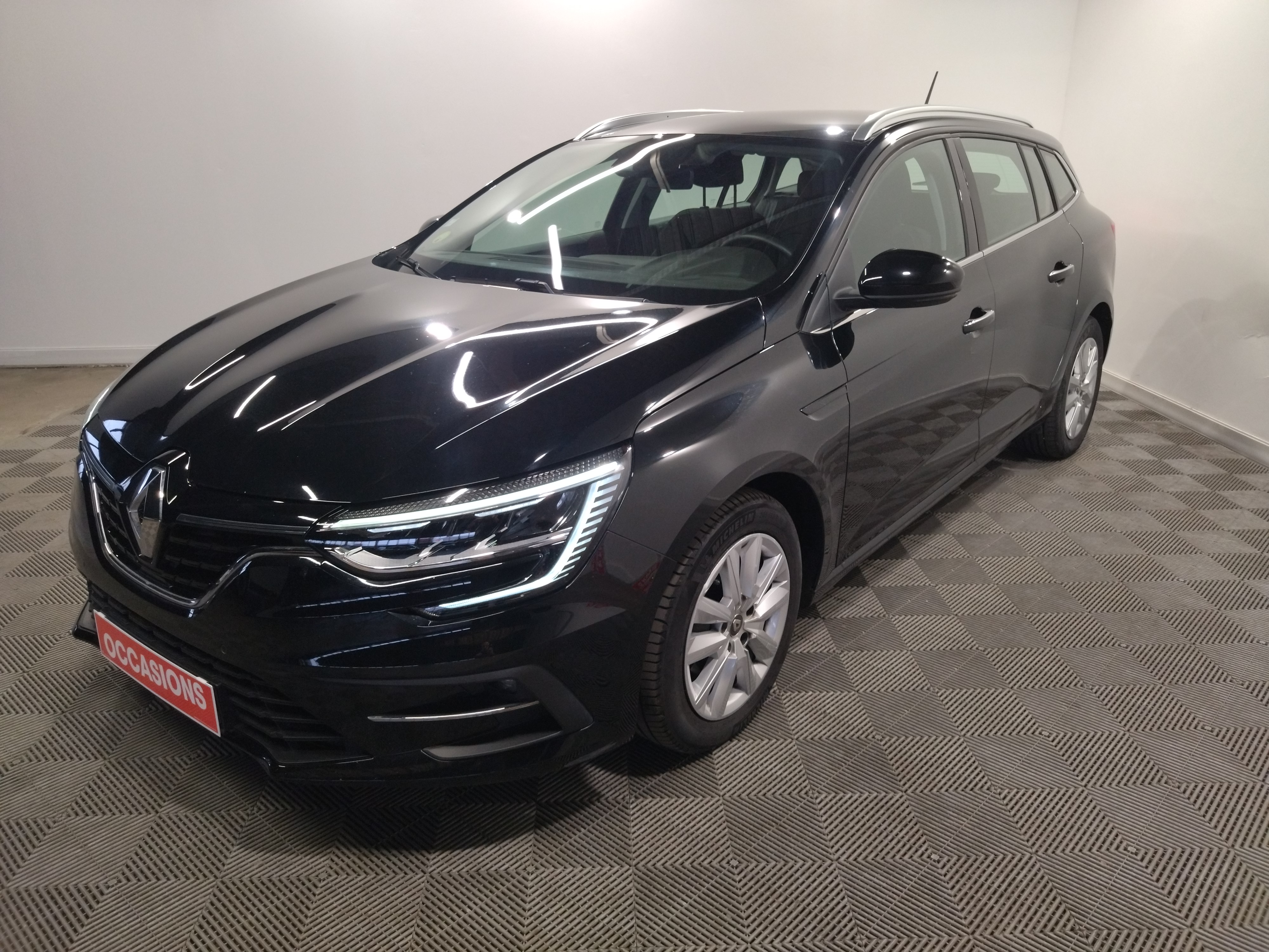 RENAULT MEGANE IV ESTATE Blue dCi 115 EDC - 20 Business d'occasion