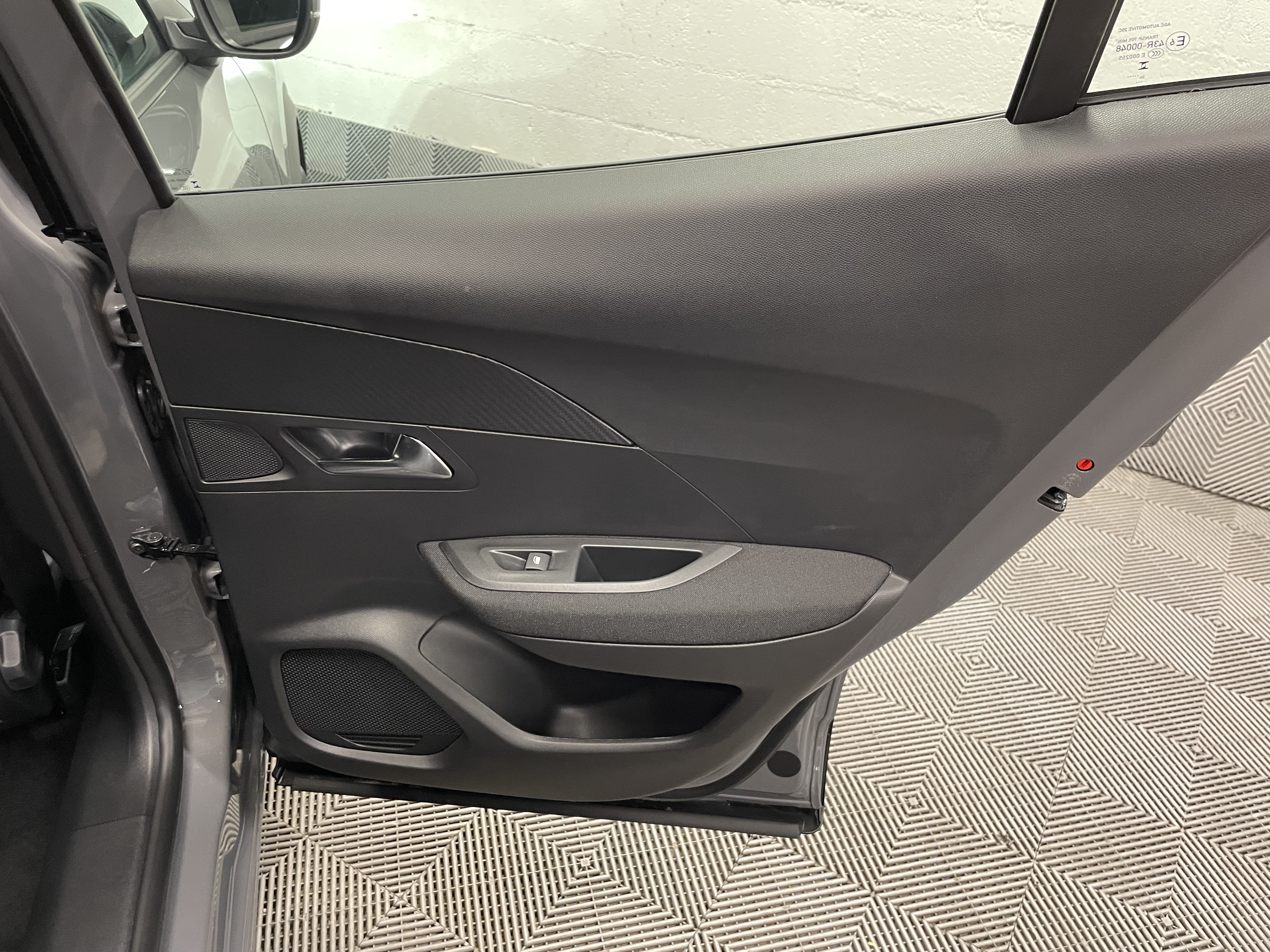 Photo 30 du véhicule PEUGEOT 2008