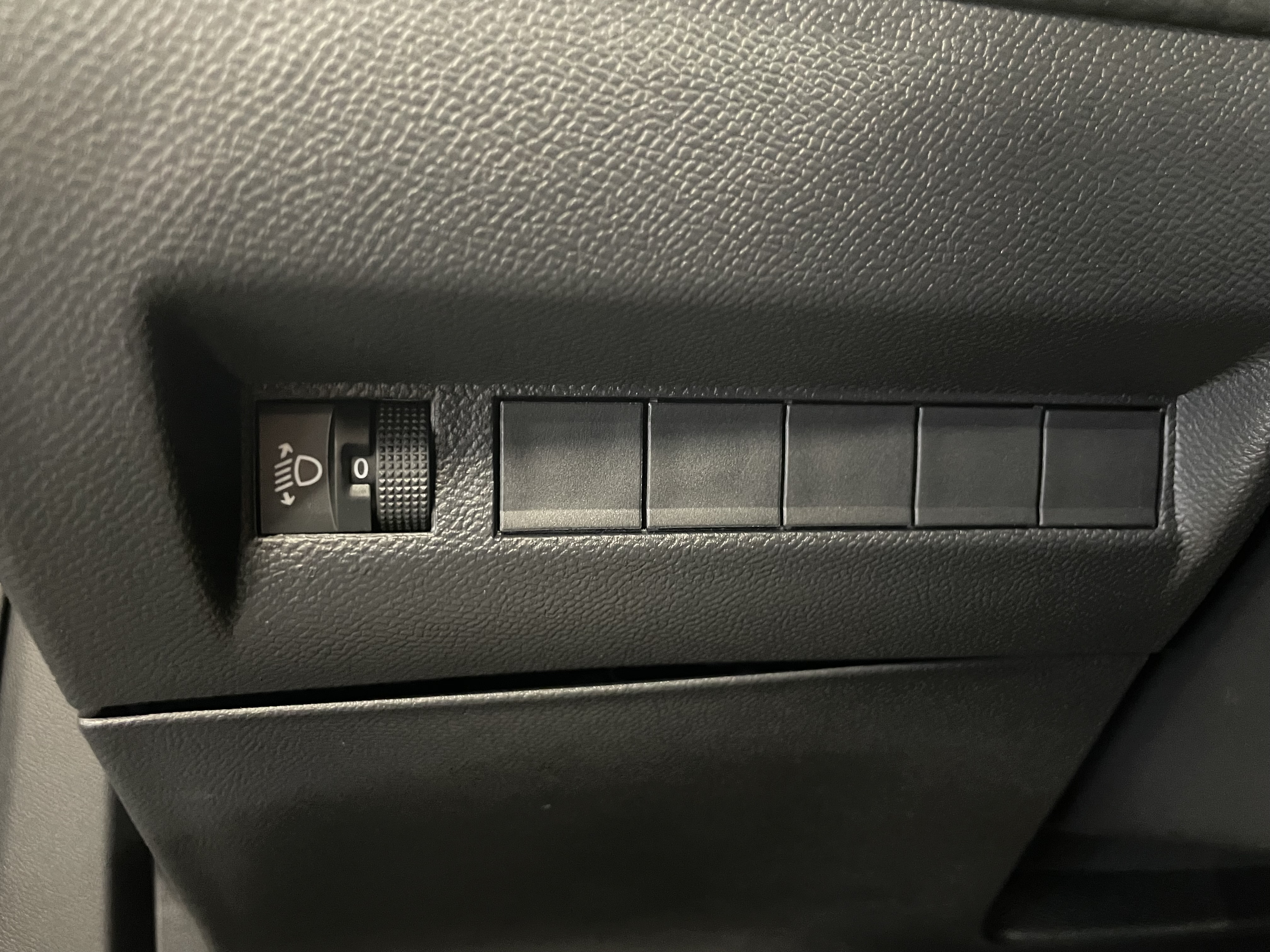 Photo 17 du véhicule PEUGEOT 2008