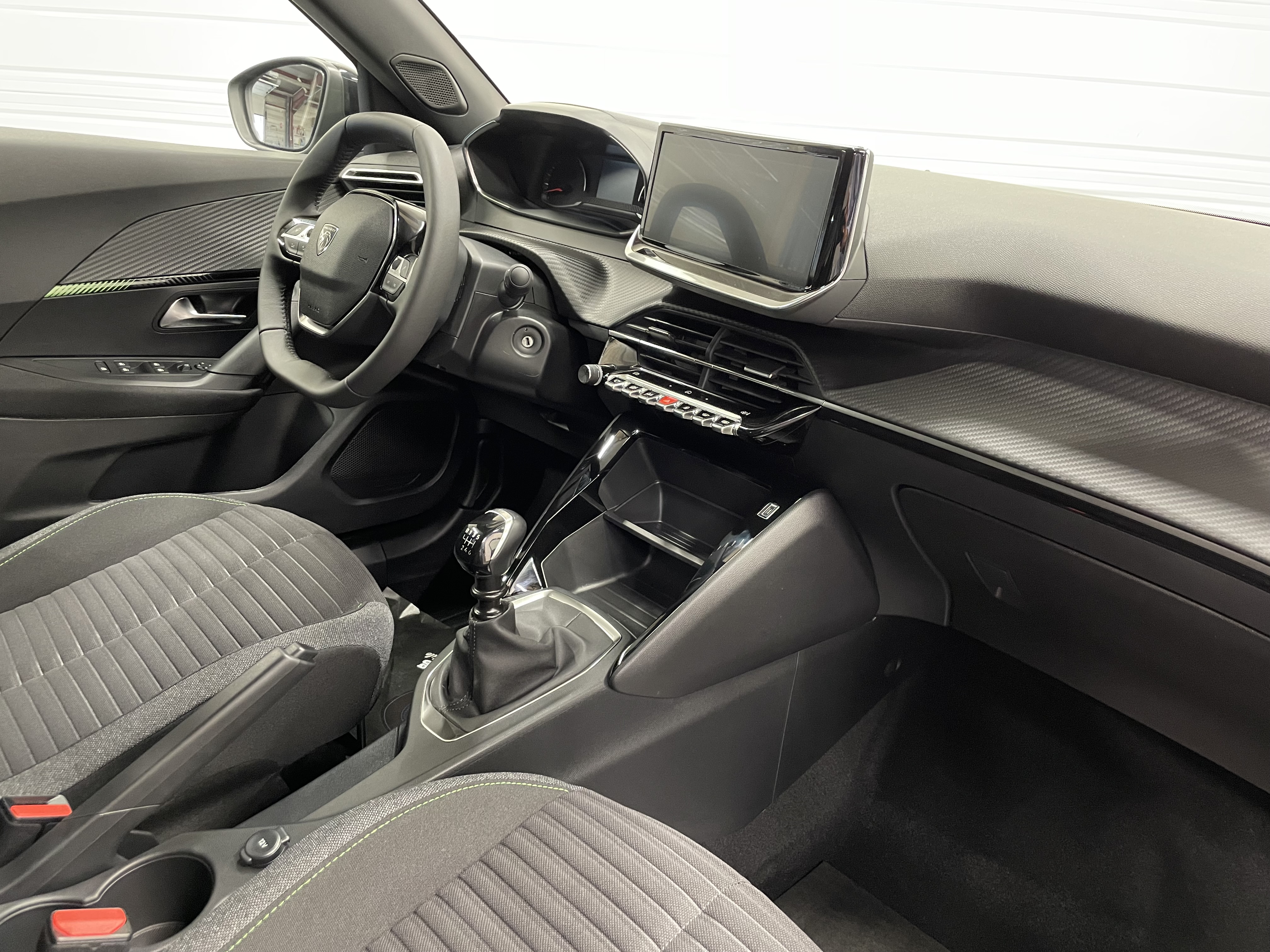 Photo 10 du véhicule PEUGEOT 2008