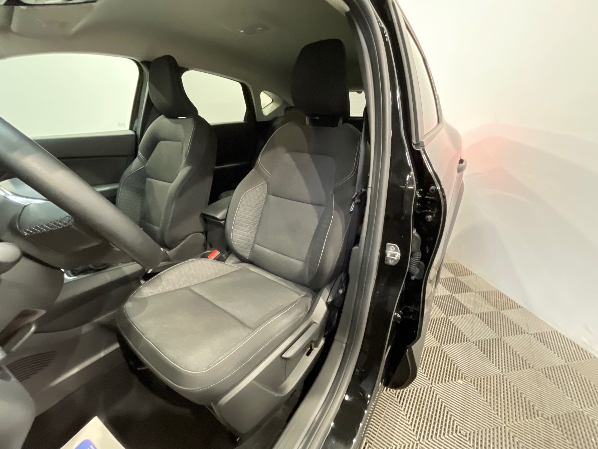 Photo 9 du véhicule RENAULT CAPTUR
