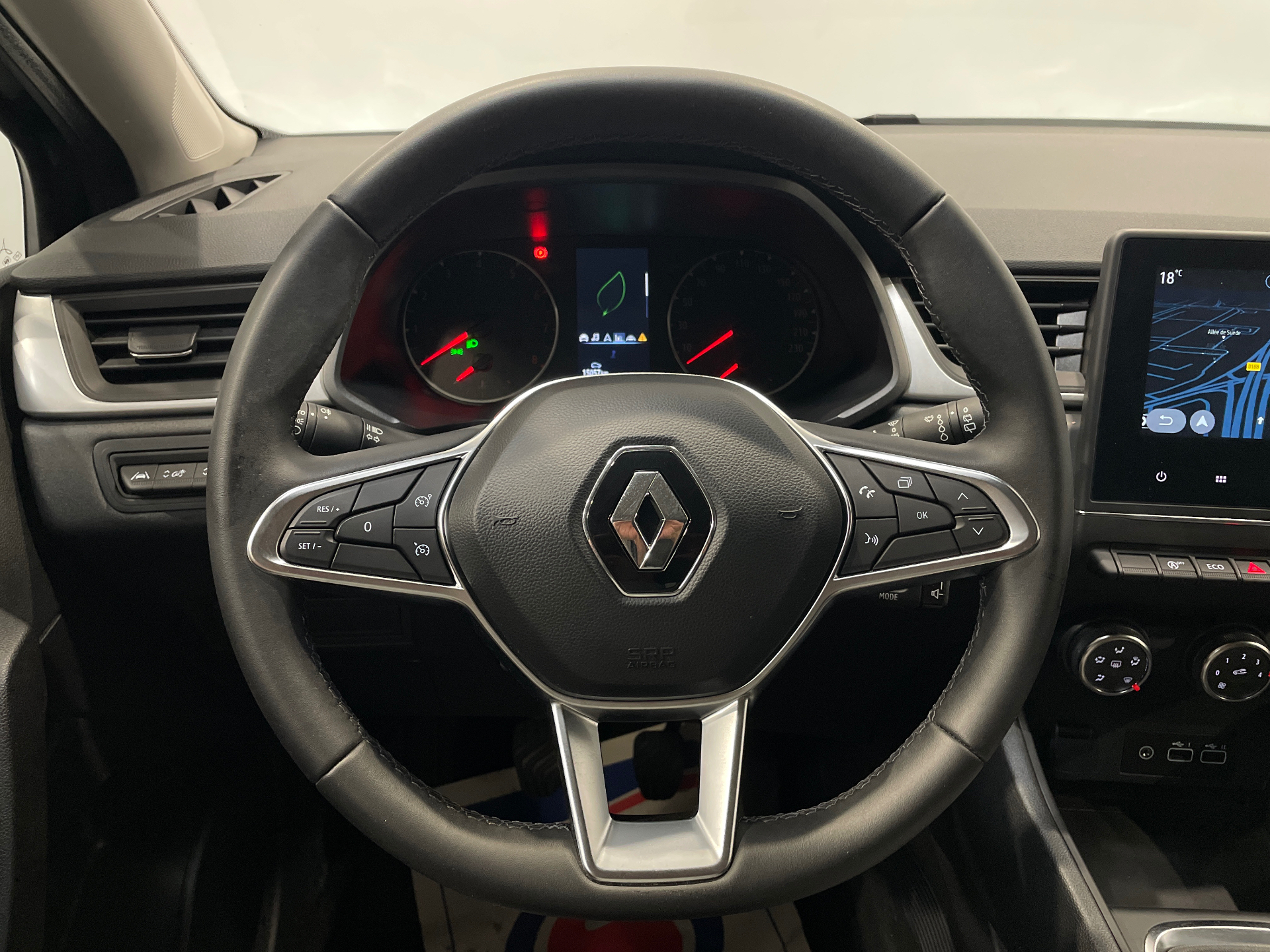 Photo 11 du véhicule RENAULT CAPTUR