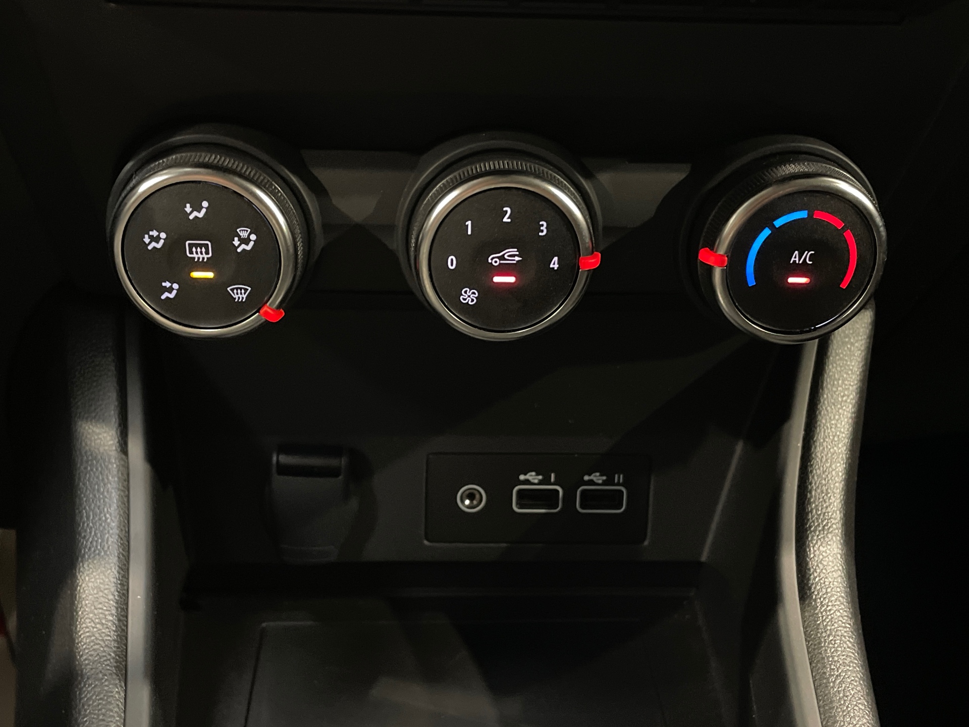 Photo 17 du véhicule RENAULT CAPTUR
