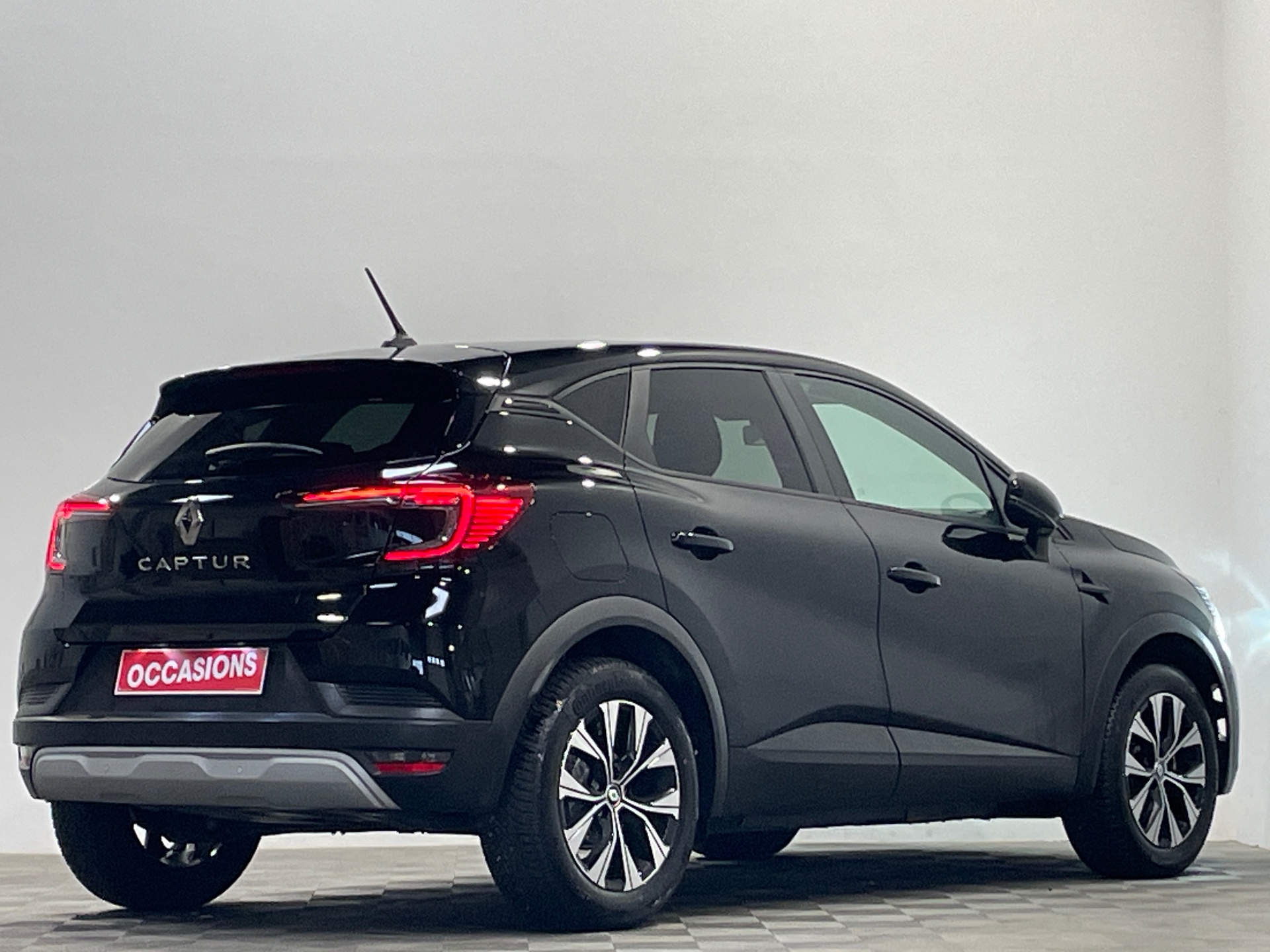 Photo 3 du véhicule RENAULT CAPTUR