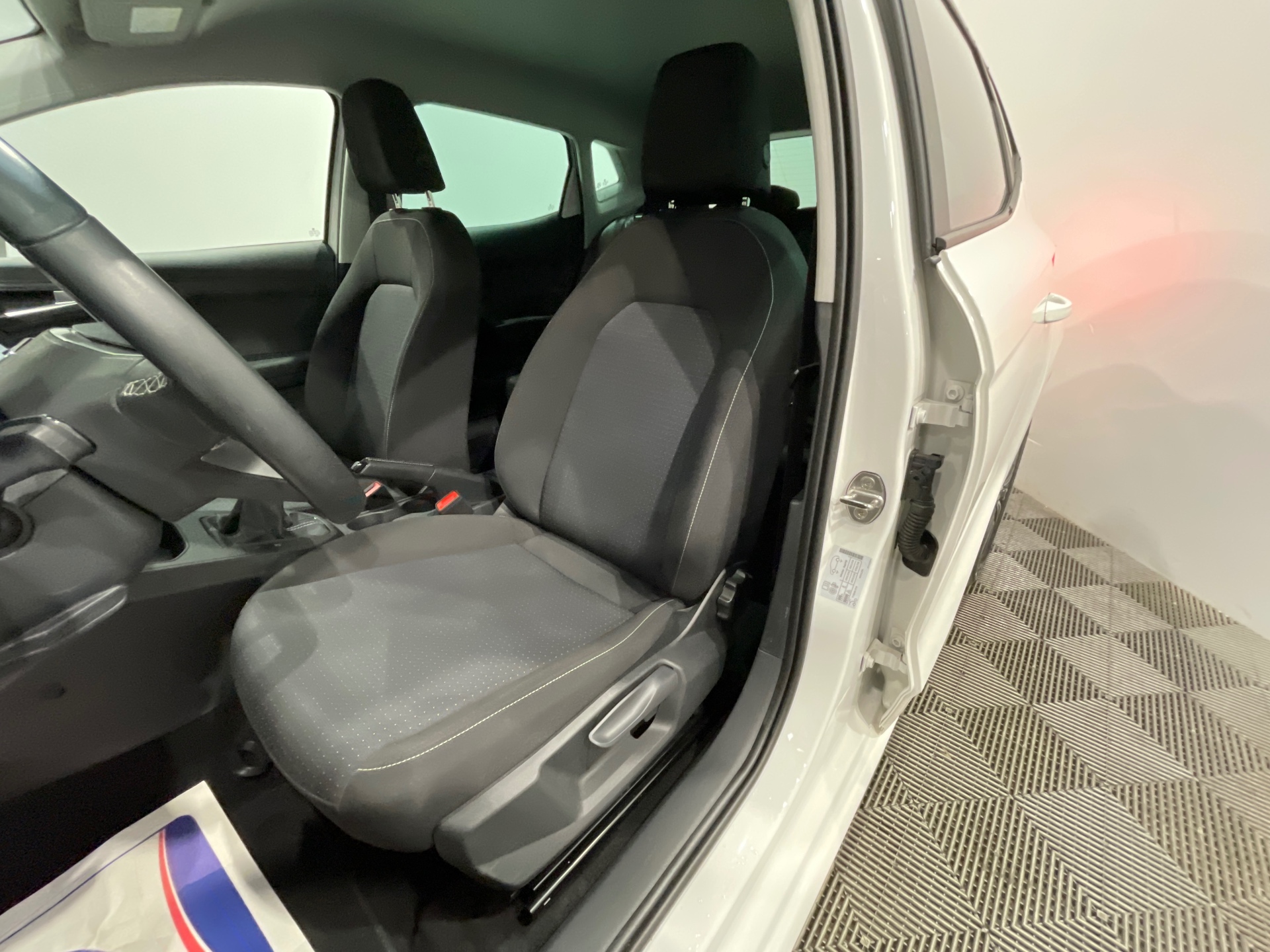 Photo 9 du véhicule SEAT IBIZA