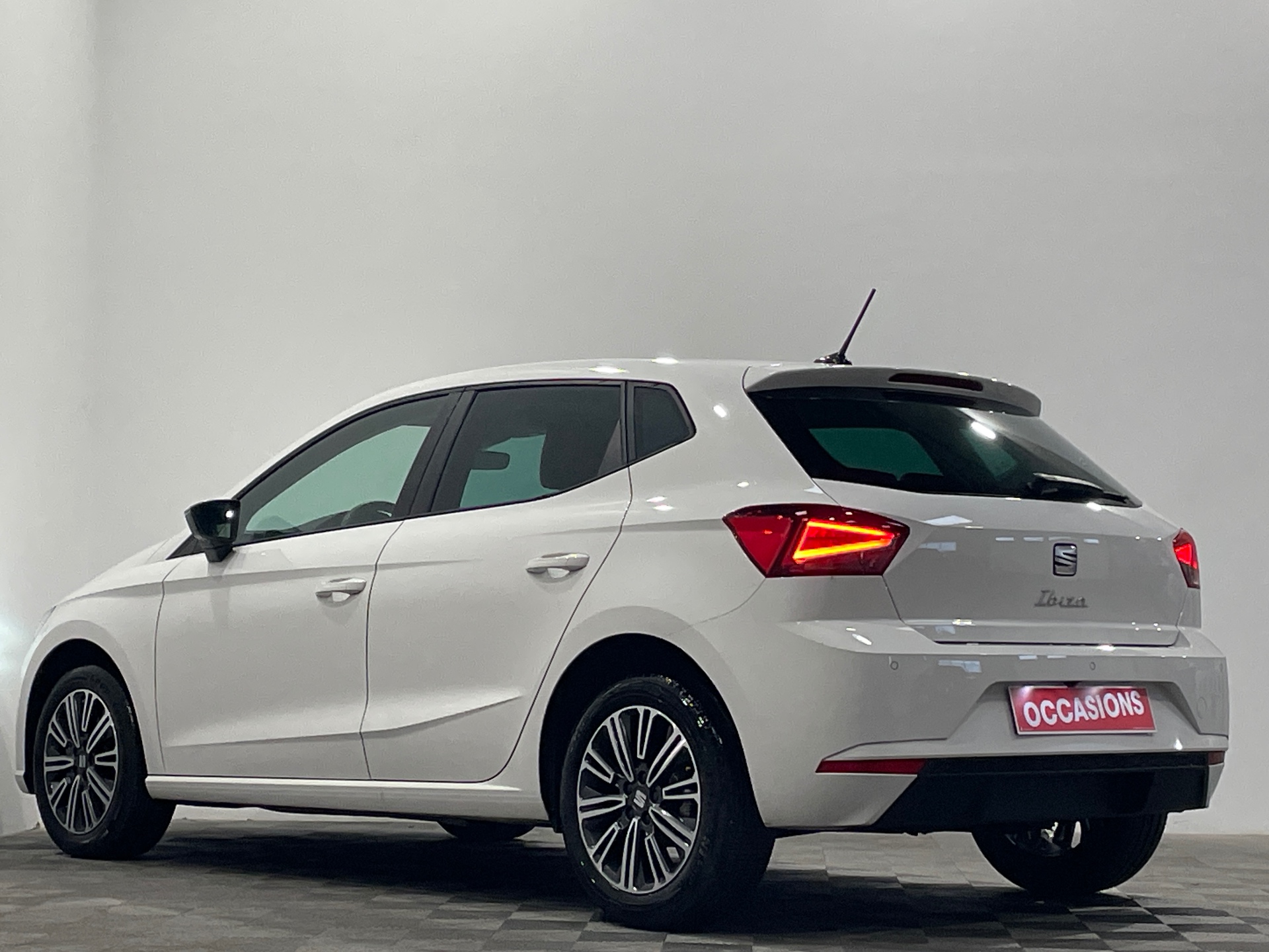 Photo 4 du véhicule SEAT IBIZA