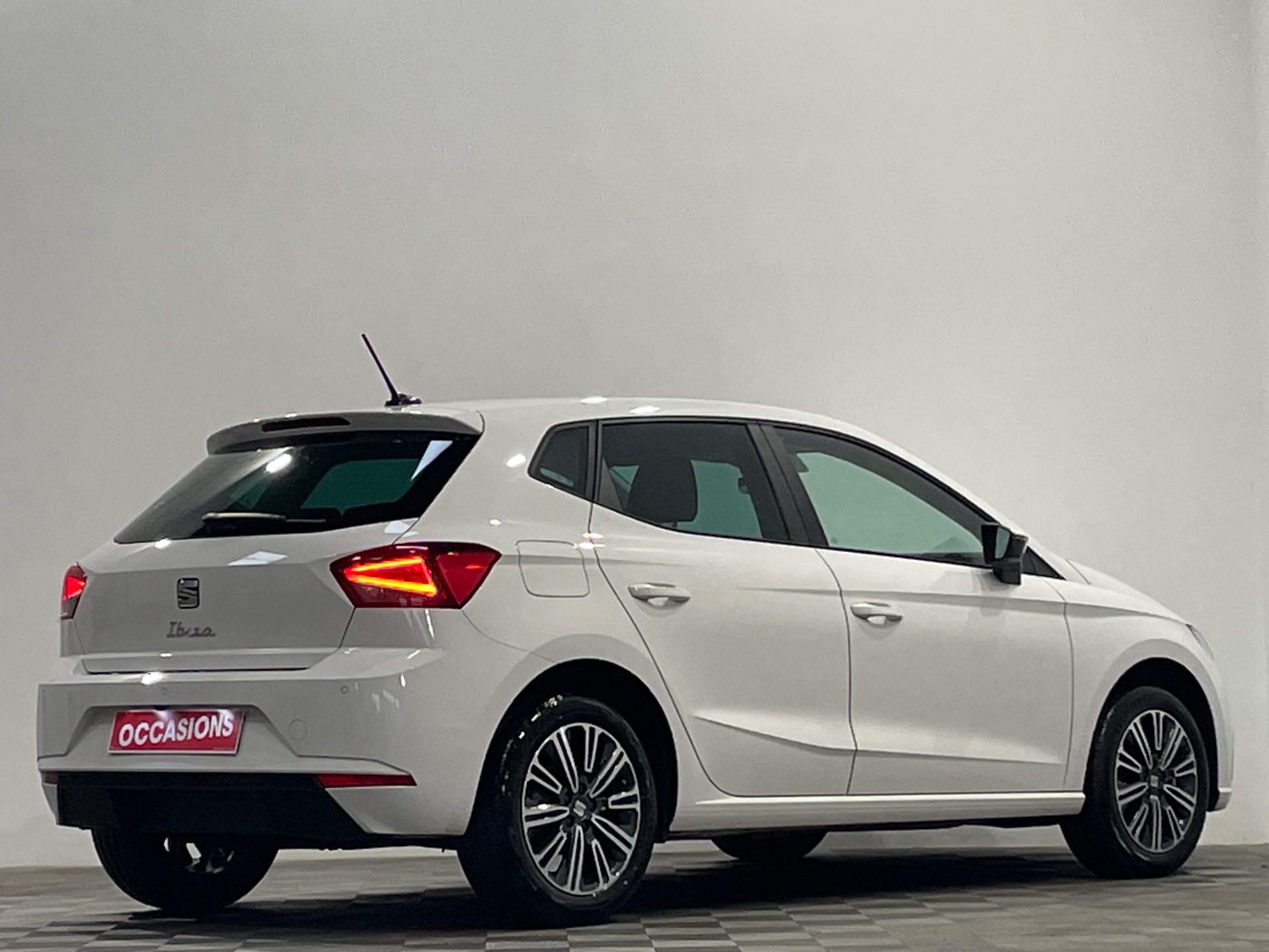 Photo 3 du véhicule SEAT IBIZA
