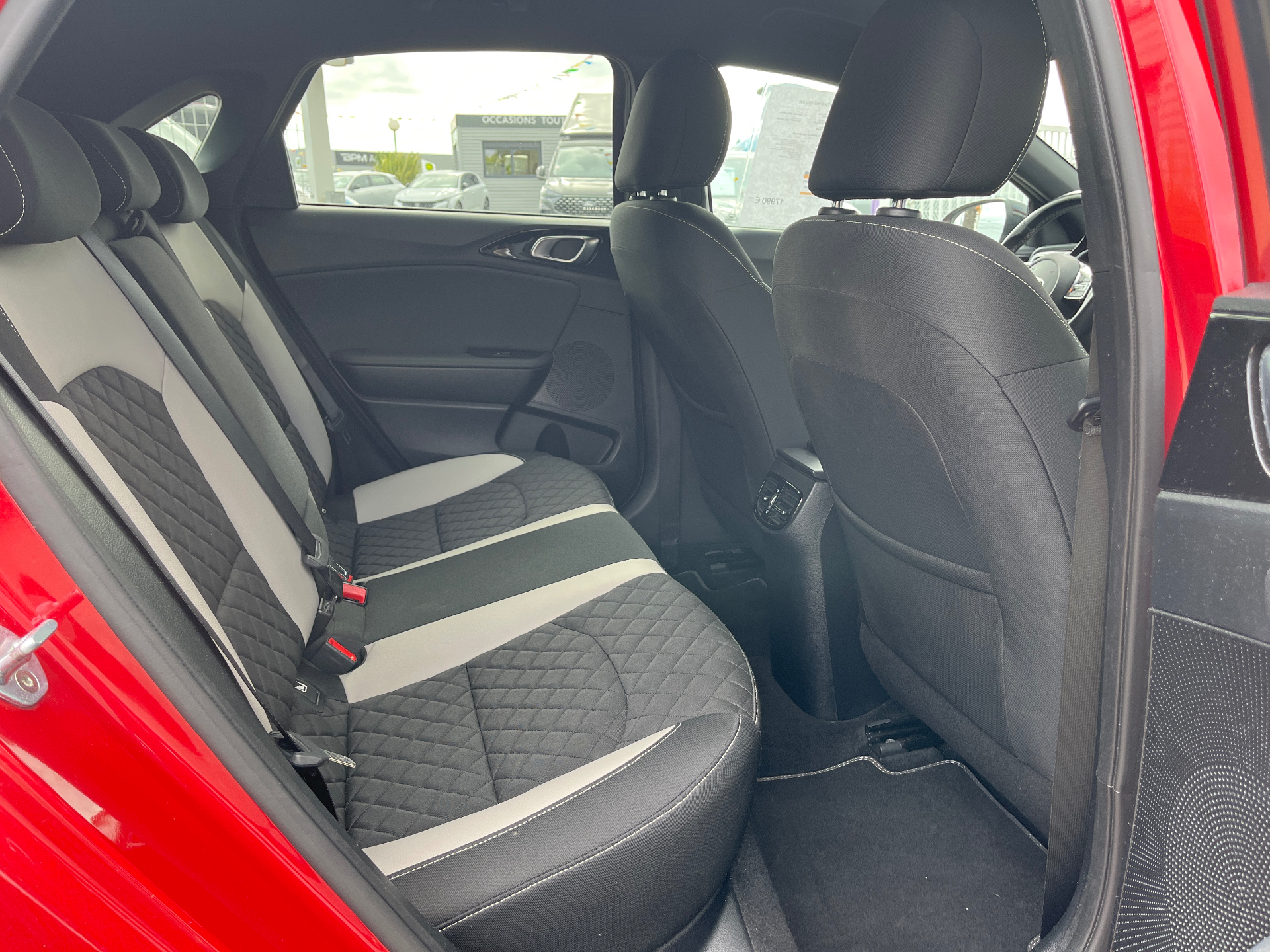 f130f2f6-5bc9-4ad2-96d4-d0b21658fb19