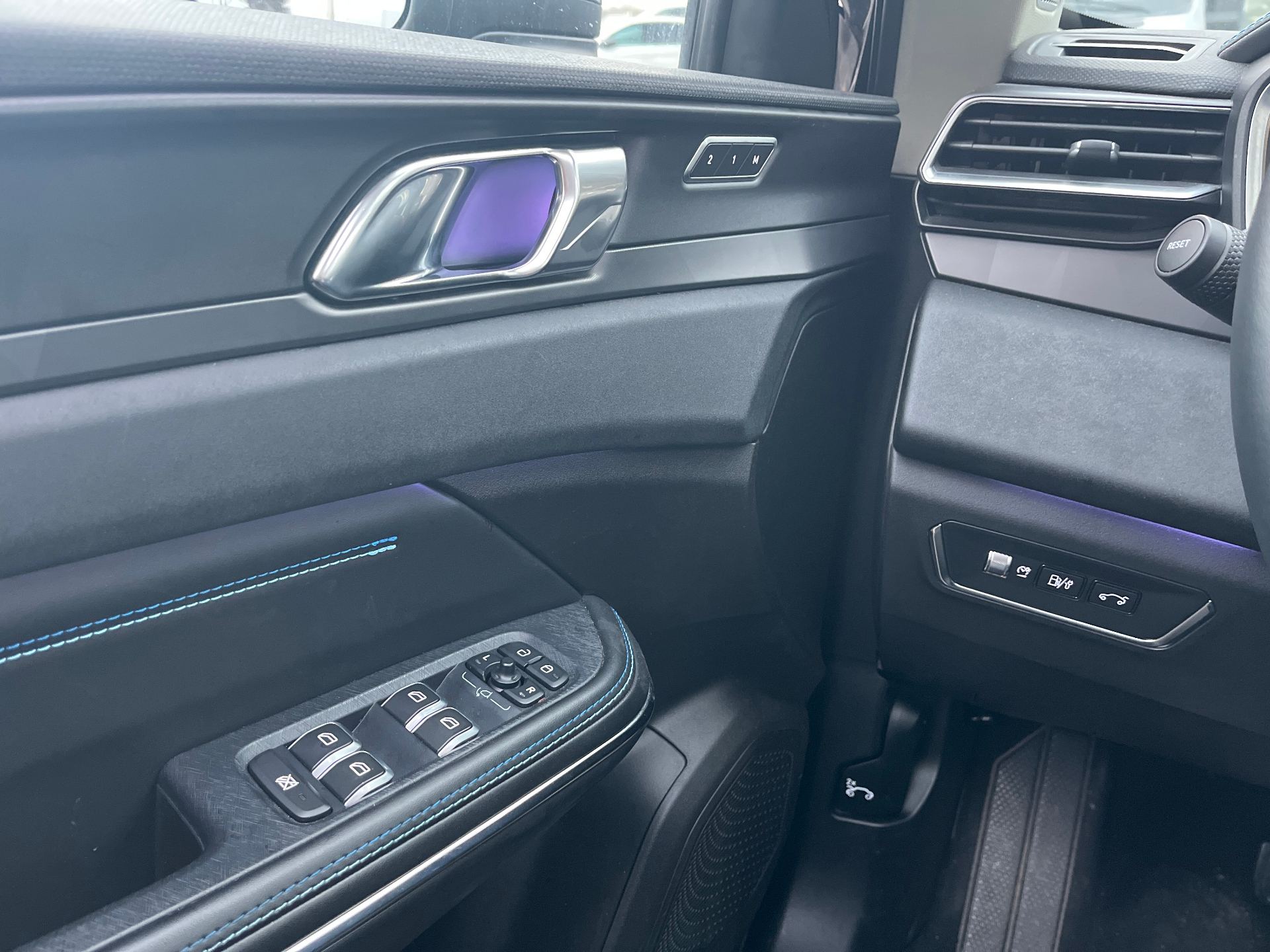 f309fc79-ab9e-4d4f-8110-de6a2f503dd2