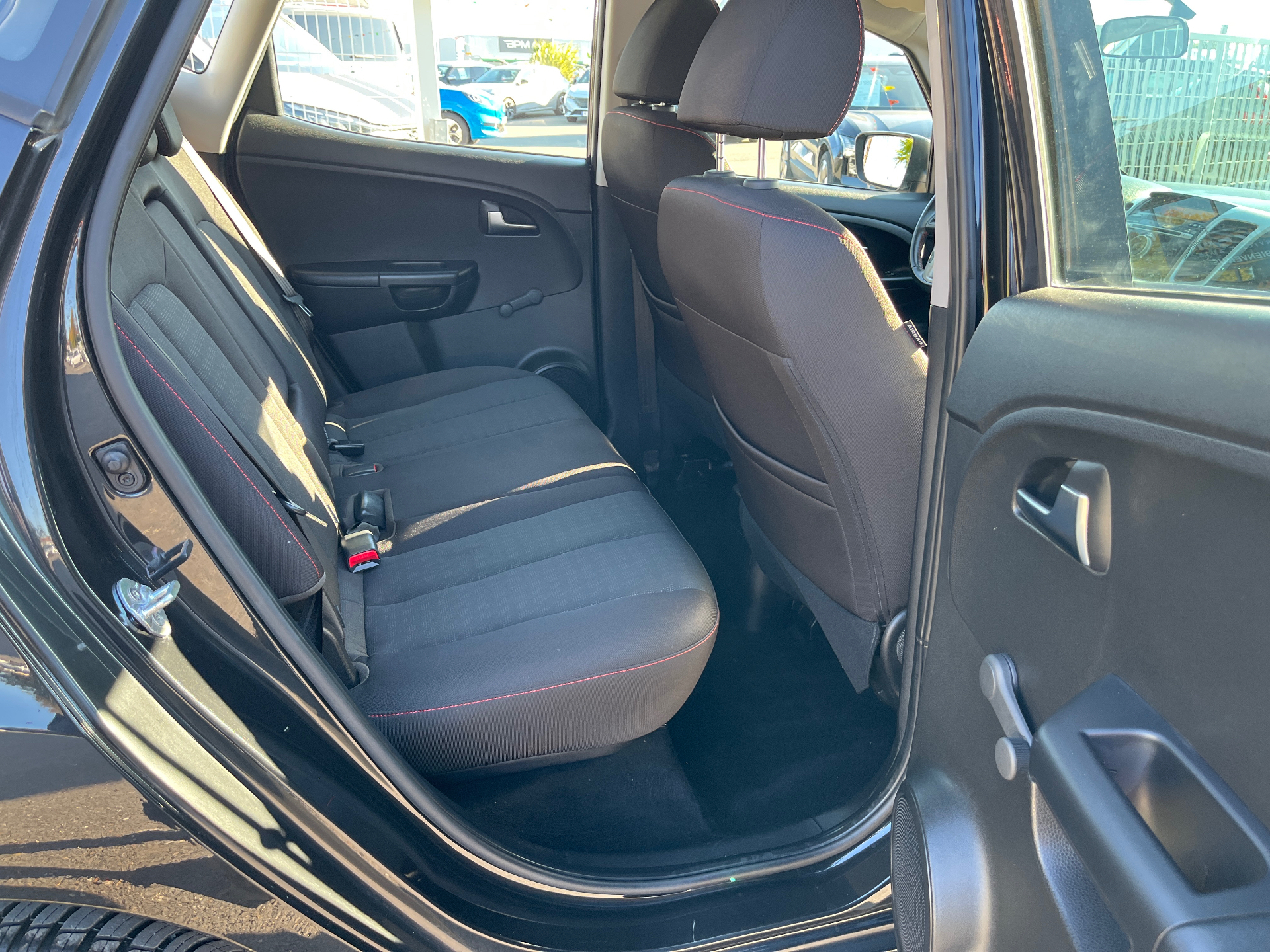 b01bdc2d-8310-48a1-95d1-51d17abbe4d0