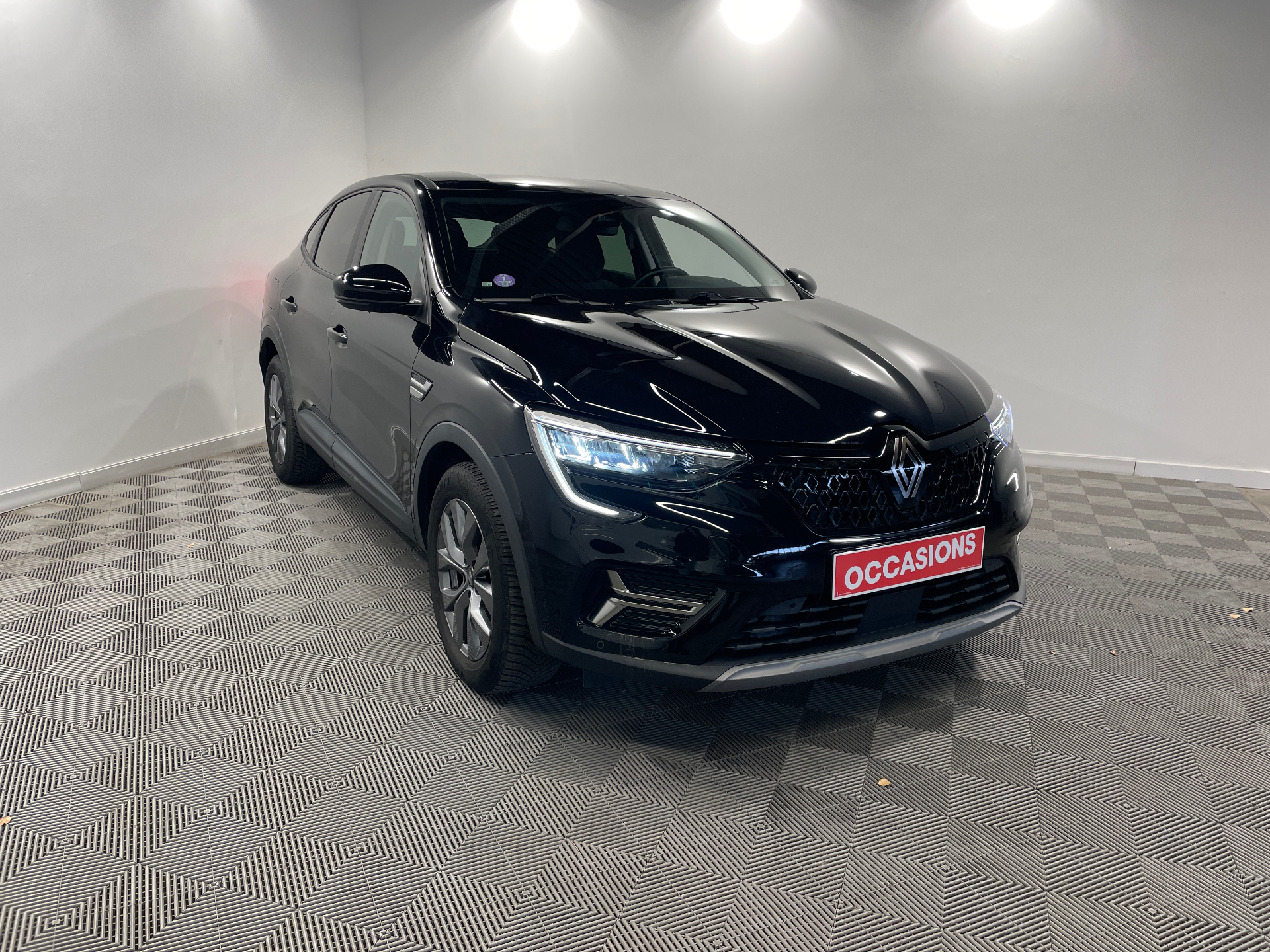 Photo 3 du véhicule RENAULT ARKANA