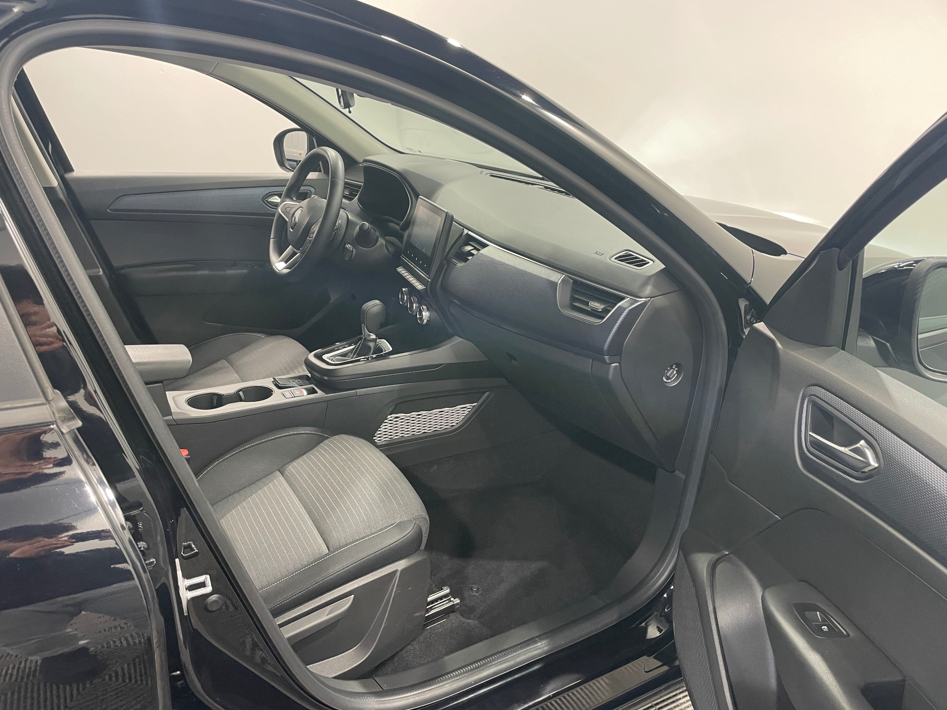 Photo 36 du véhicule RENAULT ARKANA