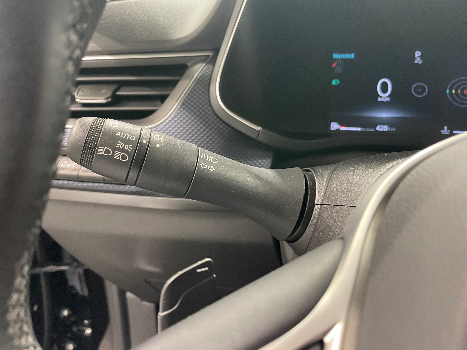 Photo 14 du véhicule RENAULT ARKANA