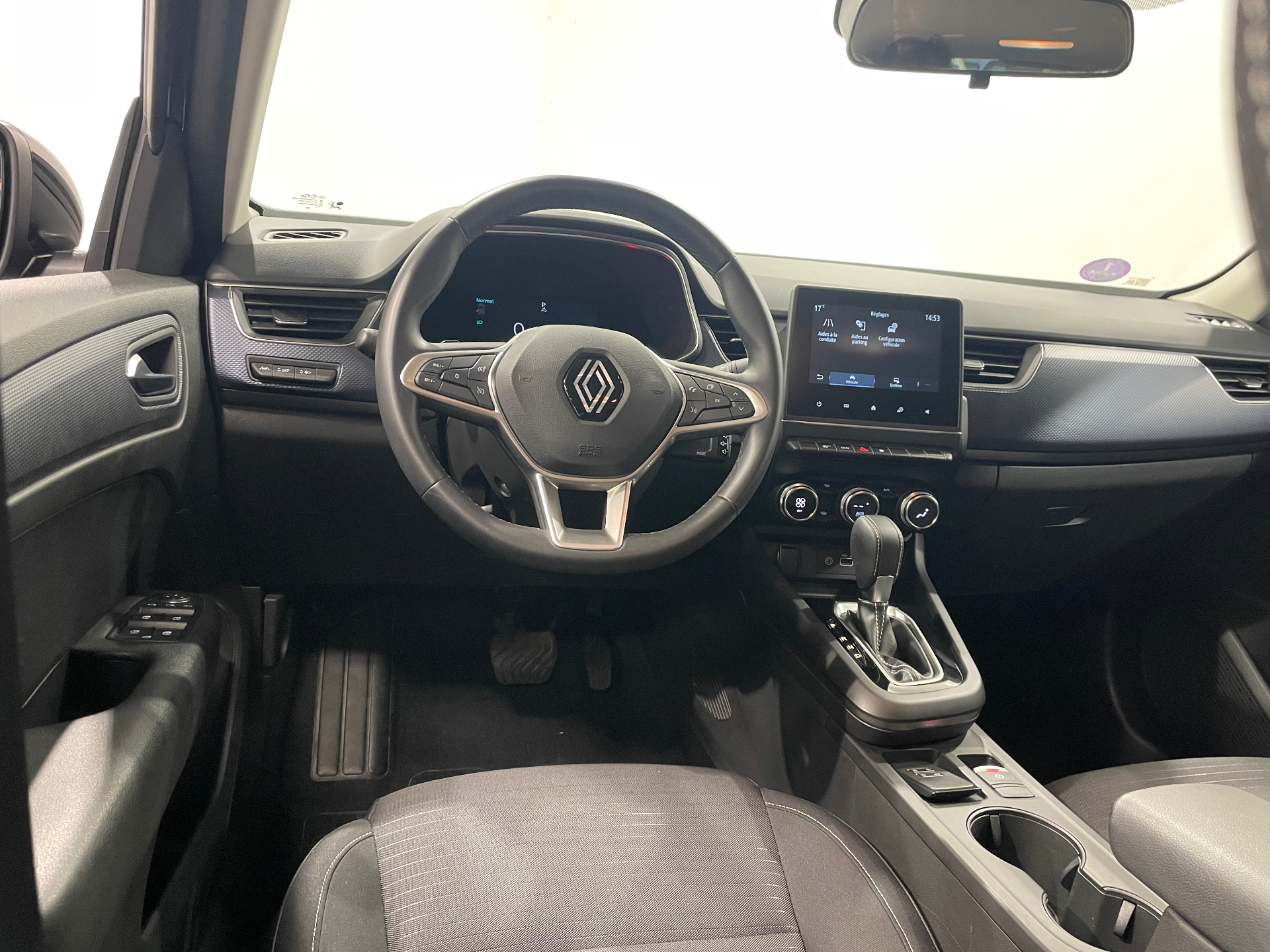 Photo 32 du véhicule RENAULT ARKANA