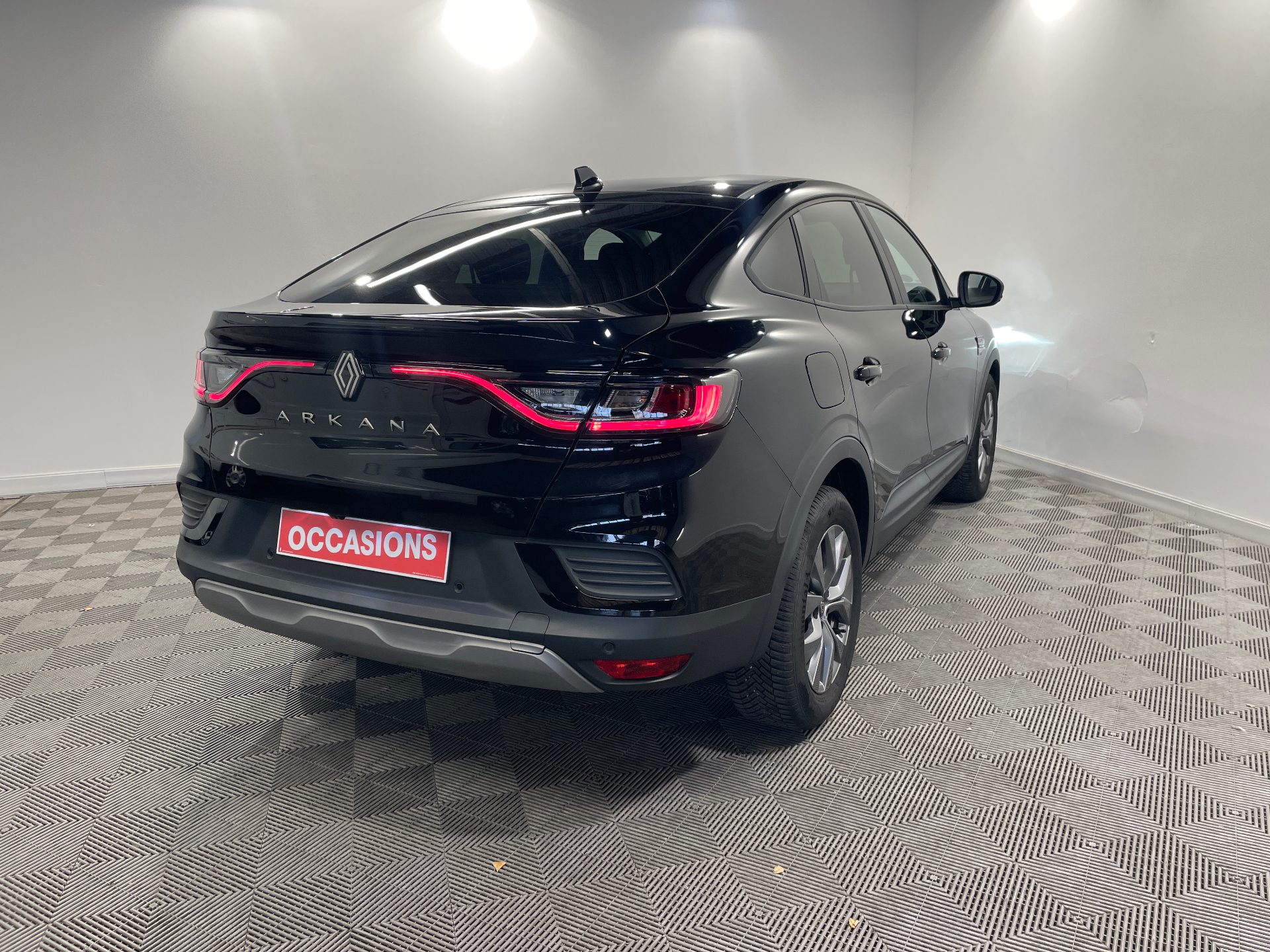 Photo 6 du véhicule RENAULT ARKANA