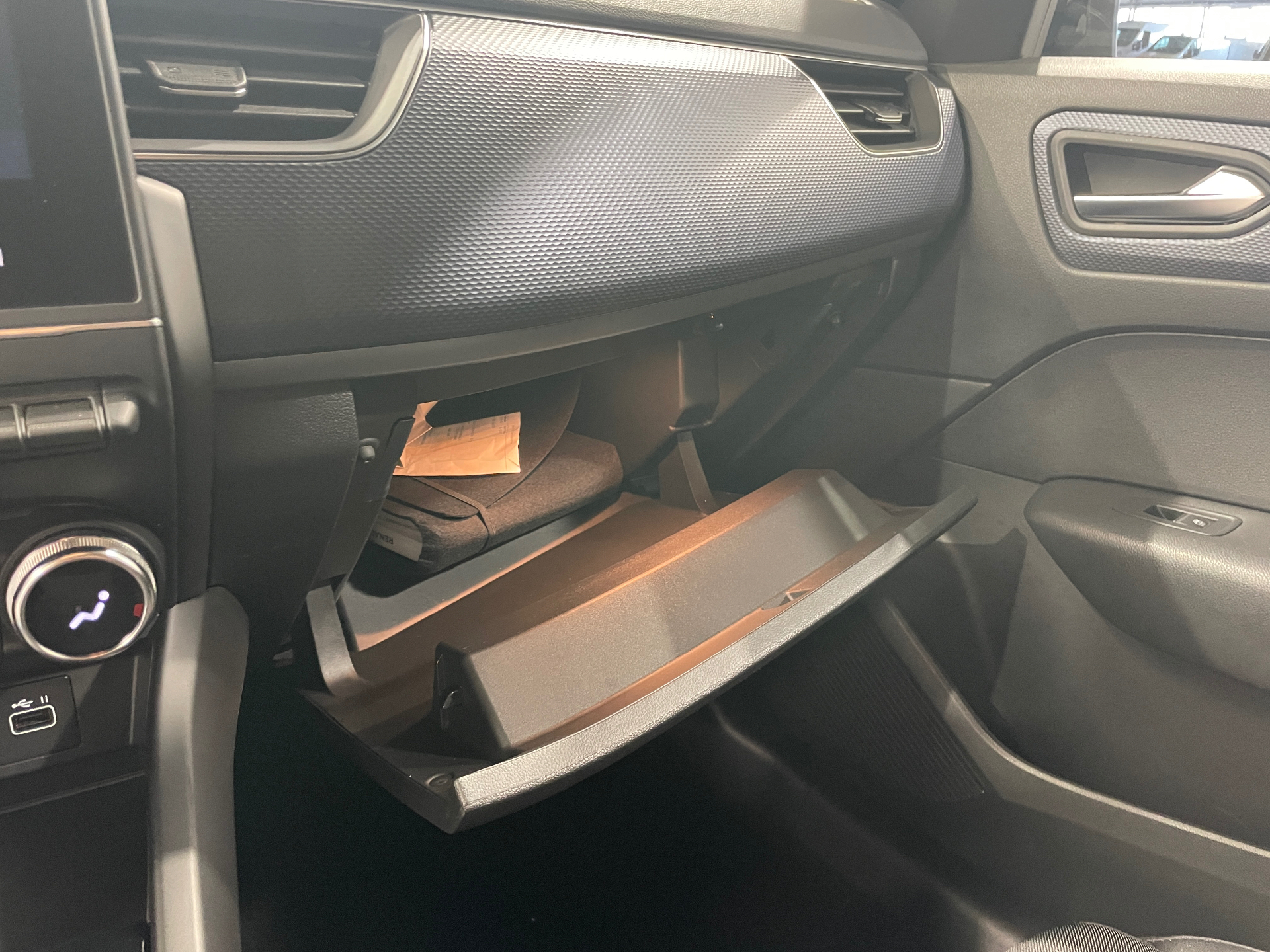 Photo 25 du véhicule RENAULT ARKANA