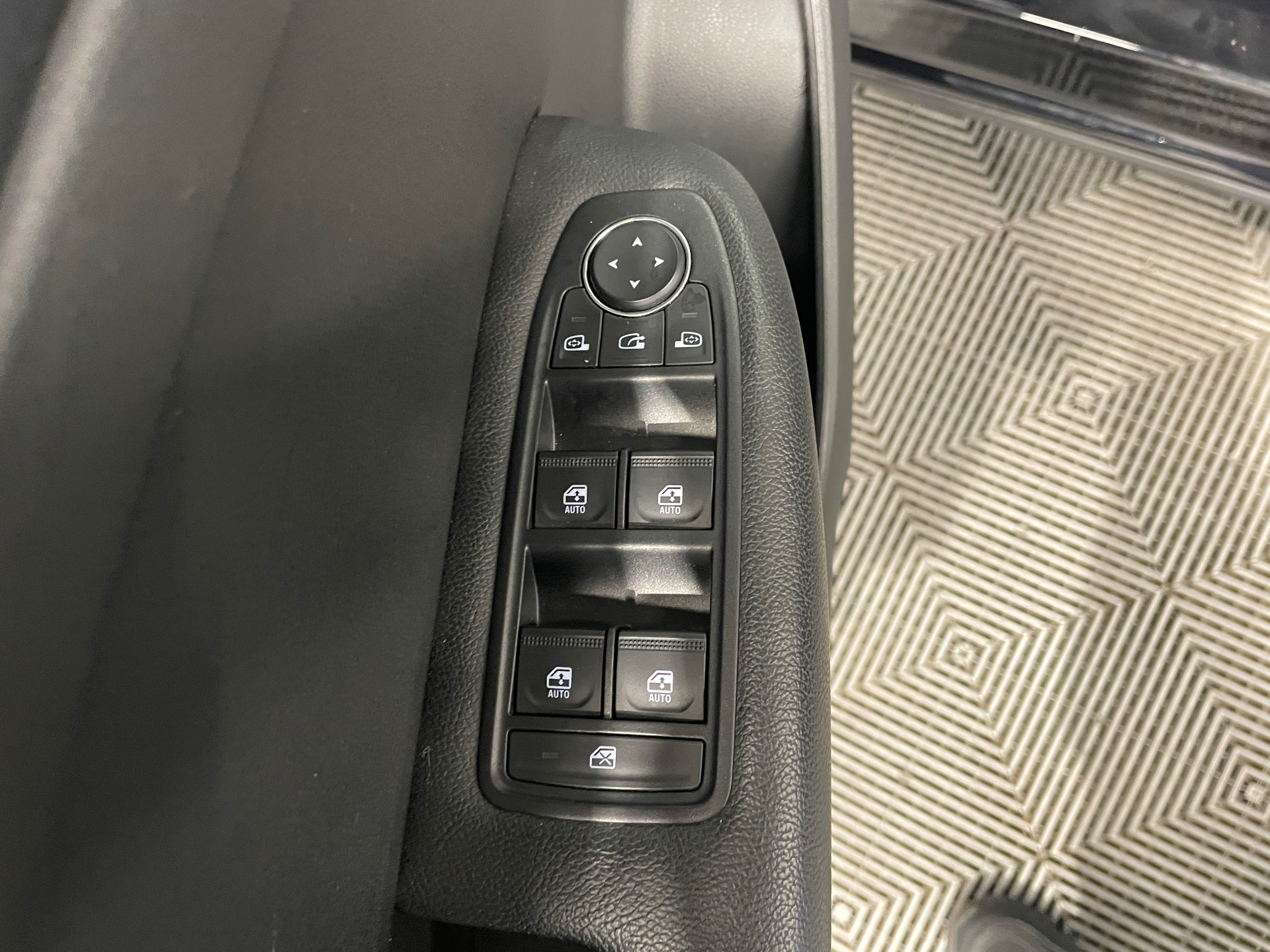 Photo 10 du véhicule RENAULT ARKANA