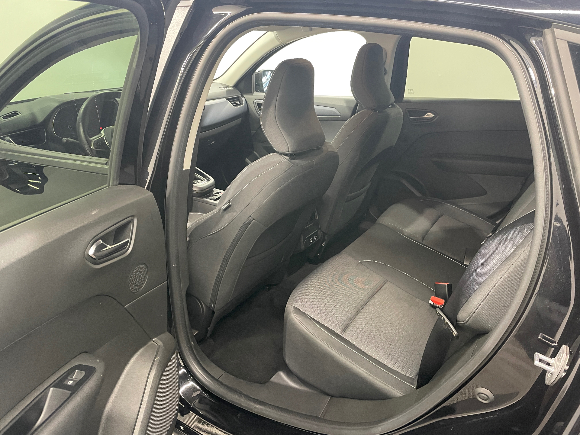 Photo 18 du véhicule RENAULT ARKANA