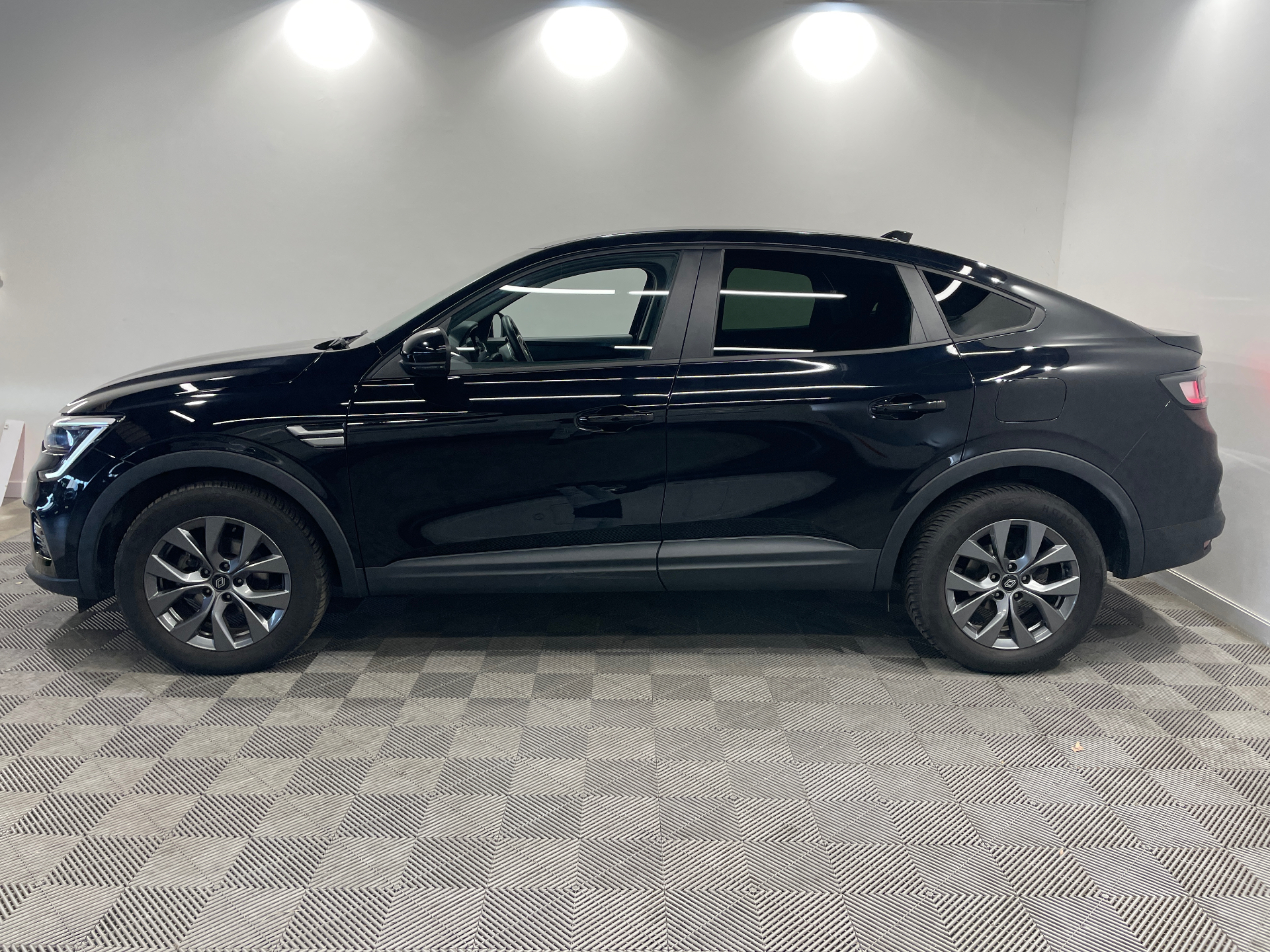 Photo 5 du véhicule RENAULT ARKANA