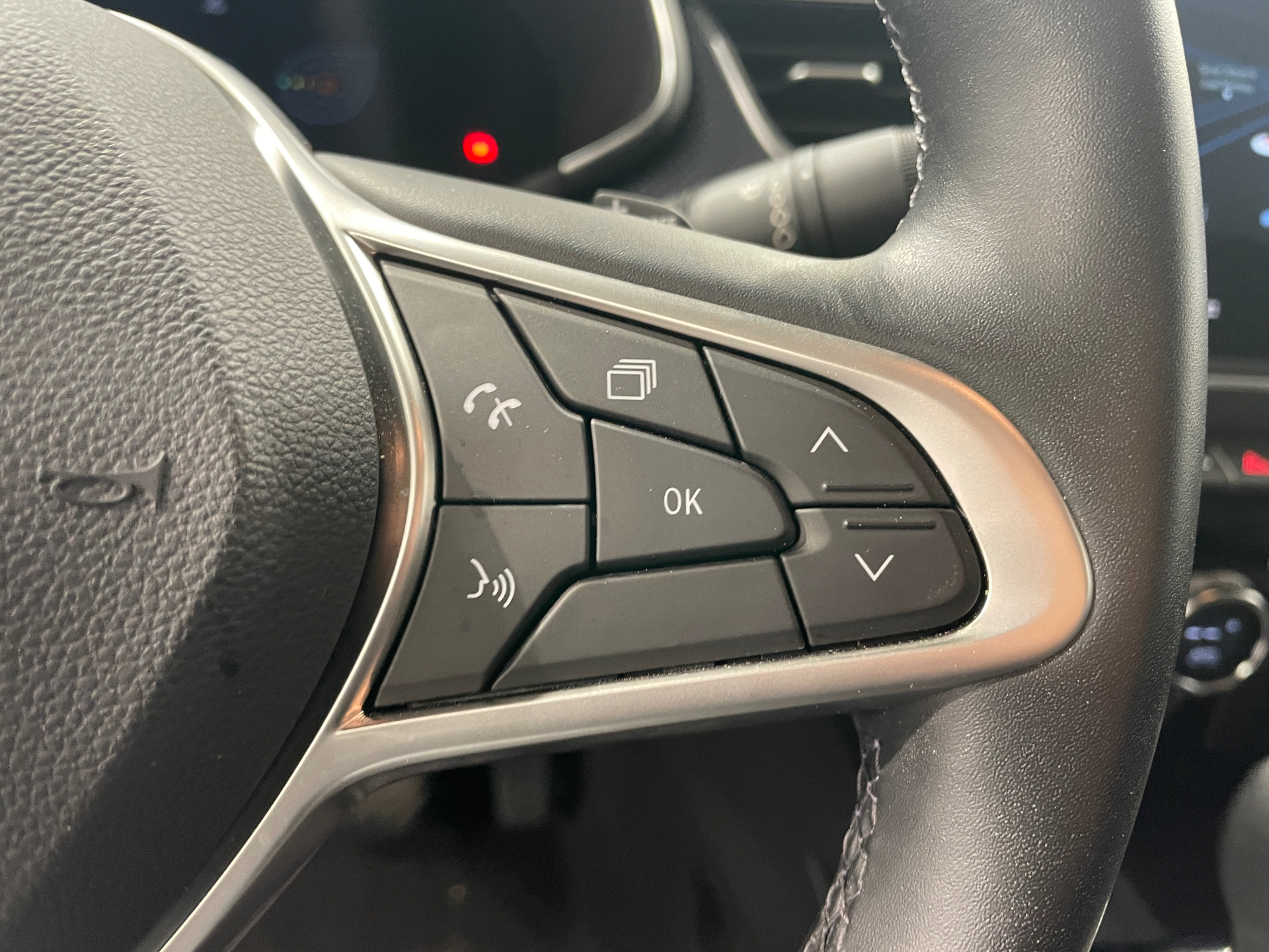 Photo 13 du véhicule RENAULT ARKANA