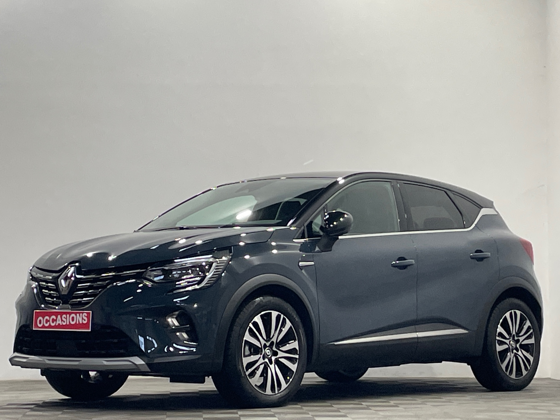 RENAULT CAPTUR E-Tech full hybrid 145 Iconic d'occasion