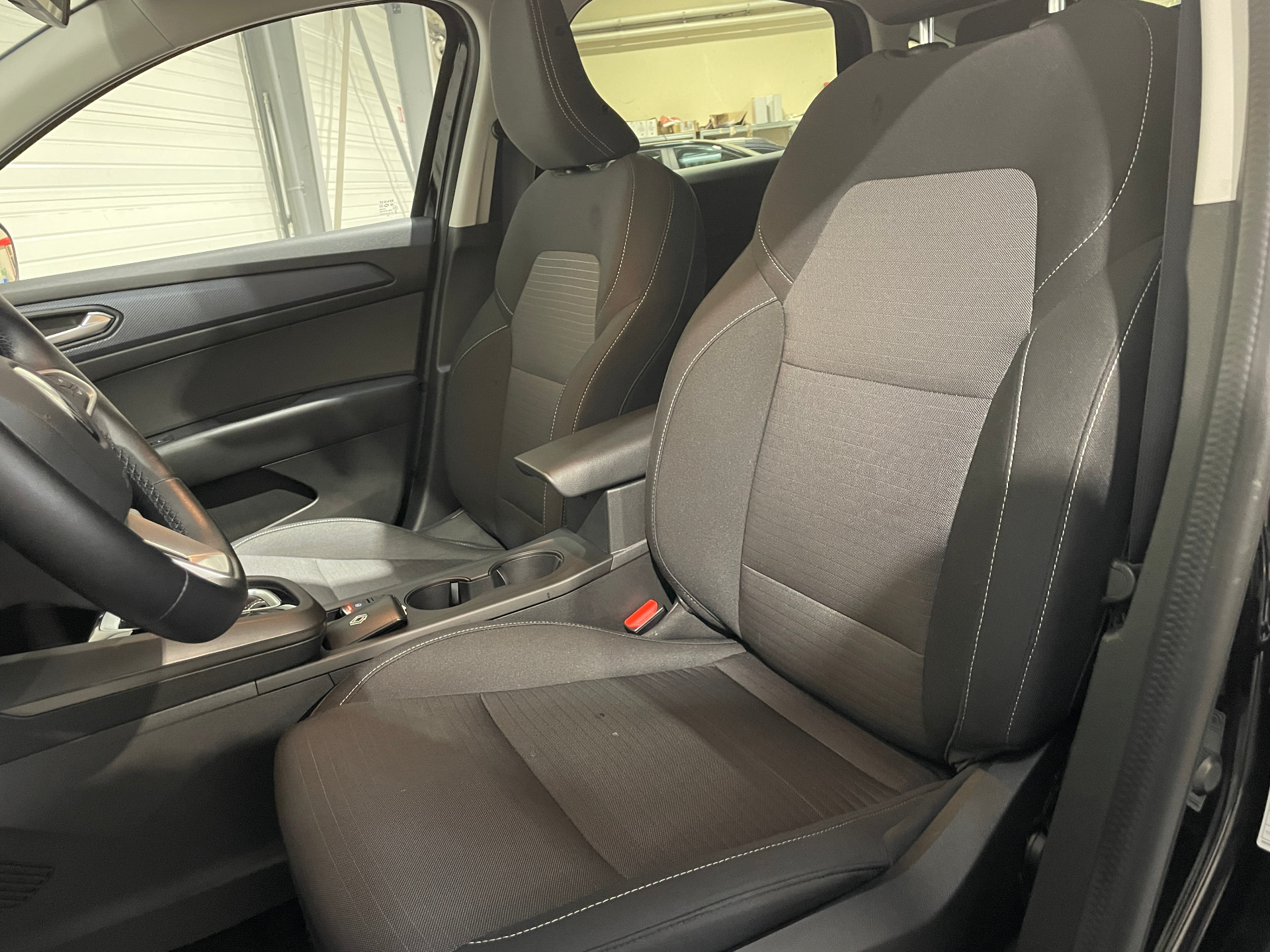 Photo 11 du véhicule RENAULT ARKANA