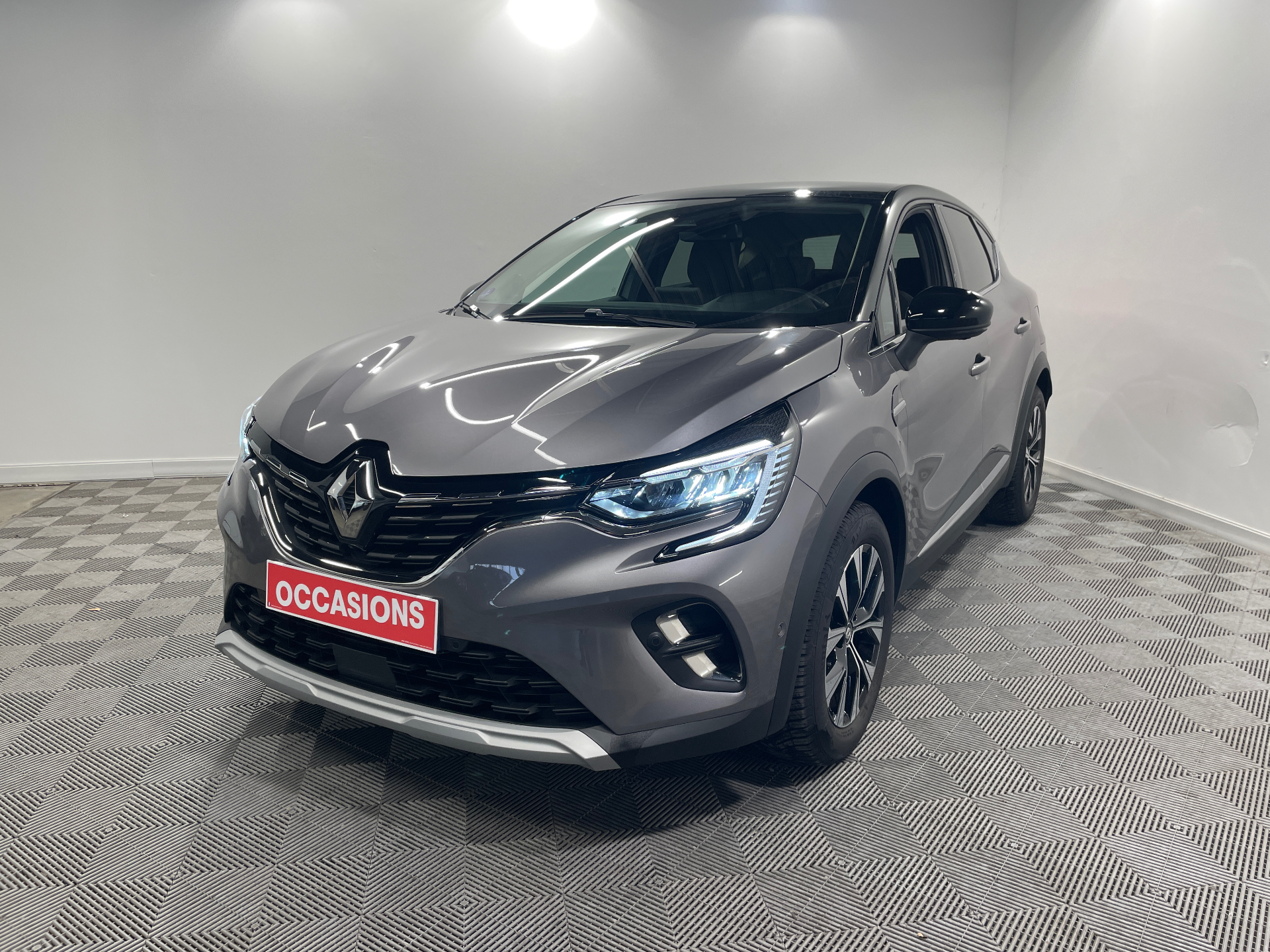 RENAULT CAPTUR E-Tech hybride rechargeable 160 Techno d'occasion