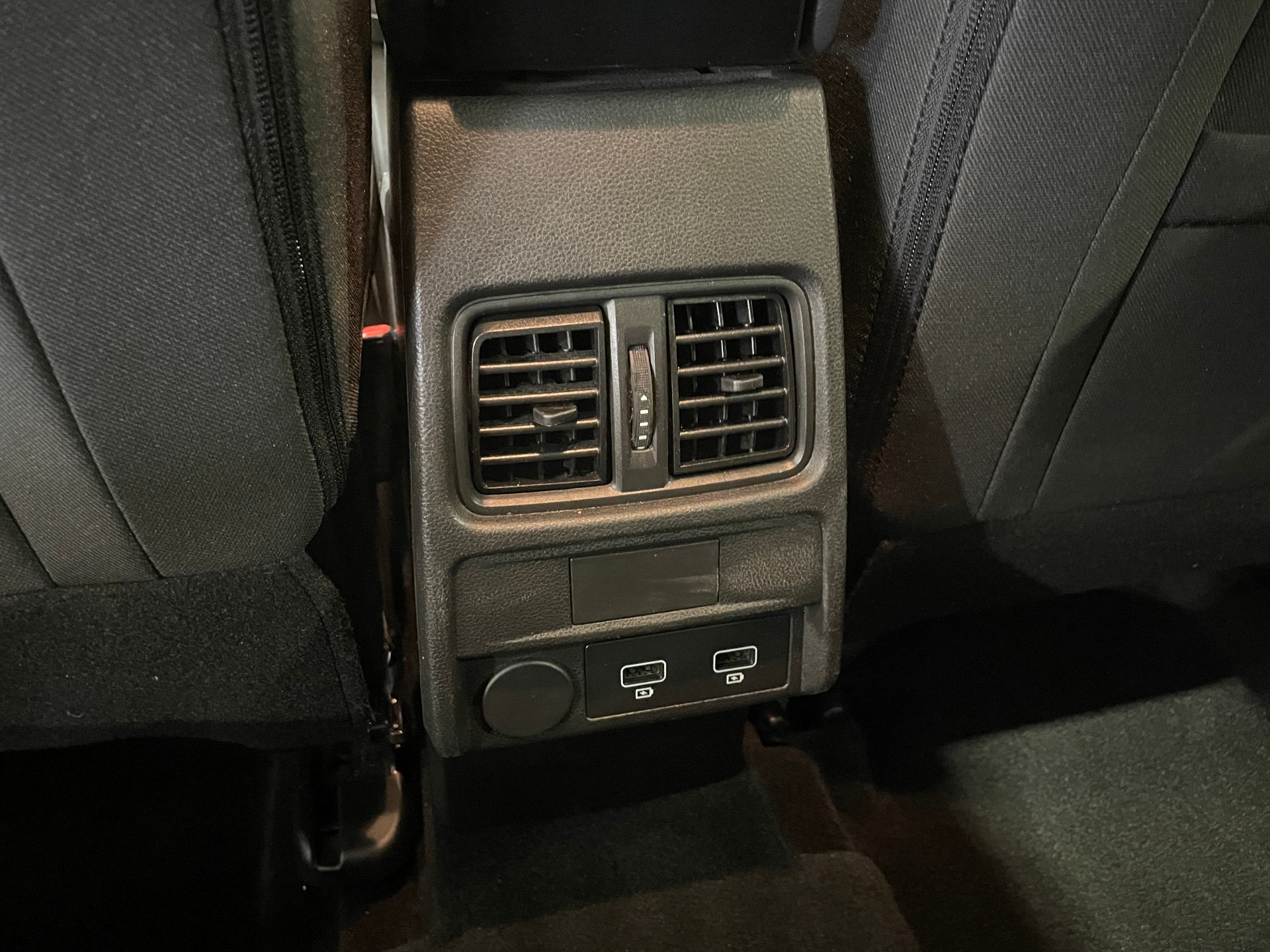 Photo 16 du véhicule RENAULT ARKANA