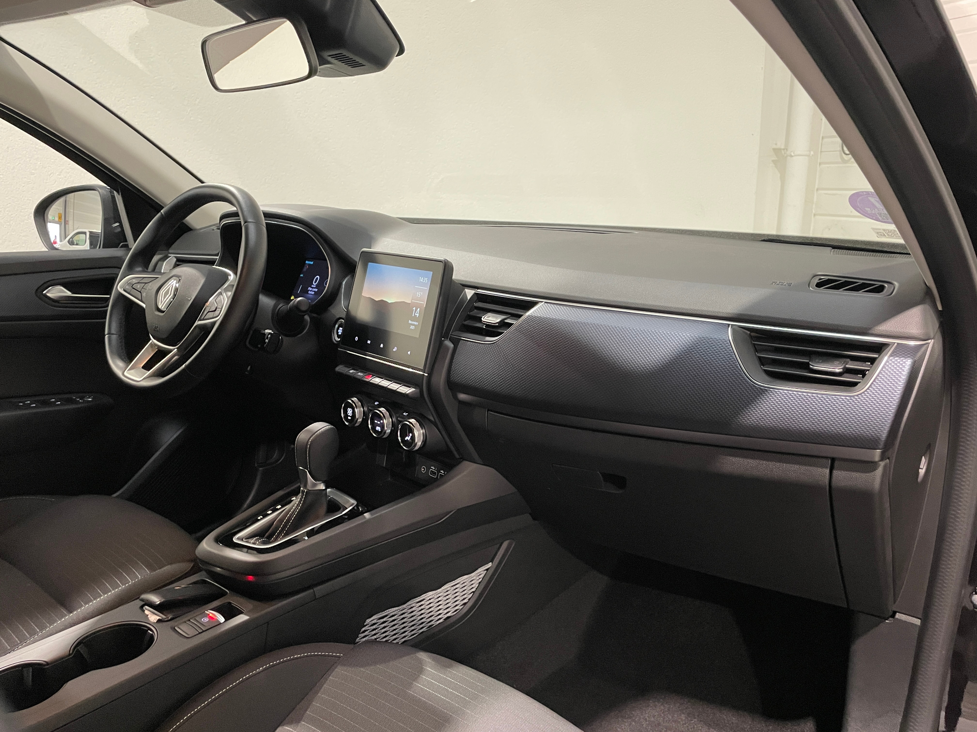 Photo 9 du véhicule RENAULT ARKANA