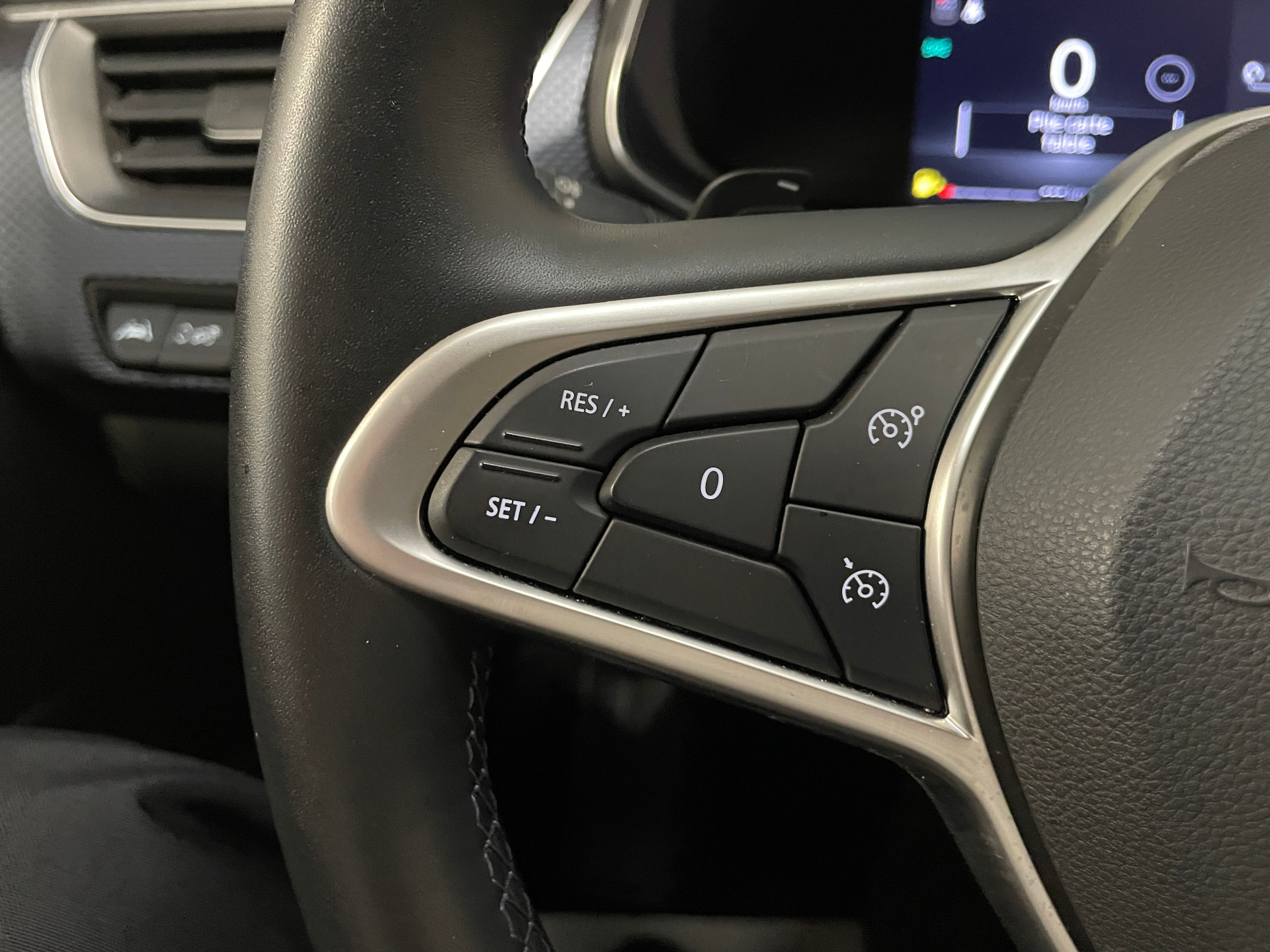 Photo 31 du véhicule RENAULT ARKANA