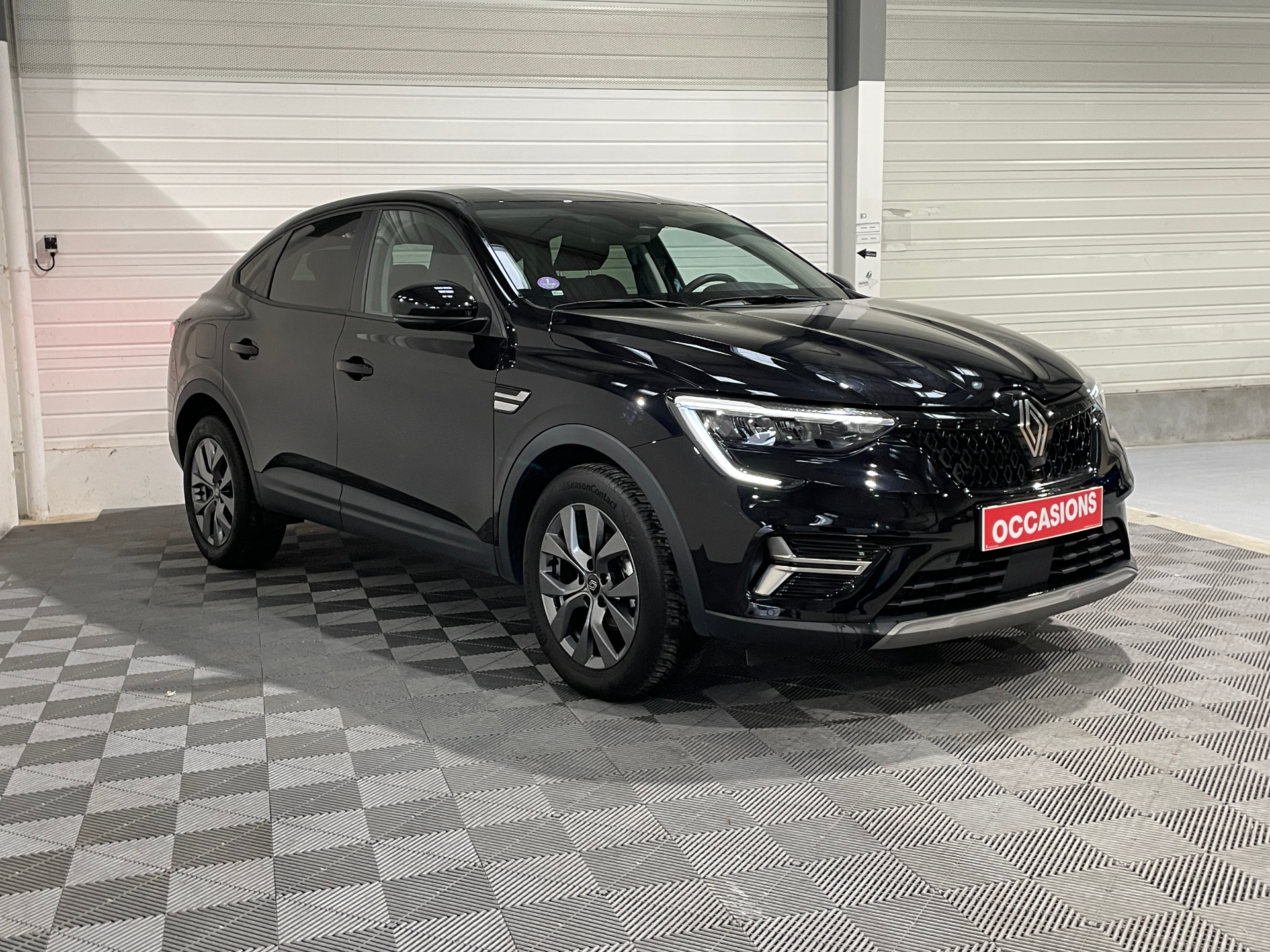 Photo 3 du véhicule RENAULT ARKANA