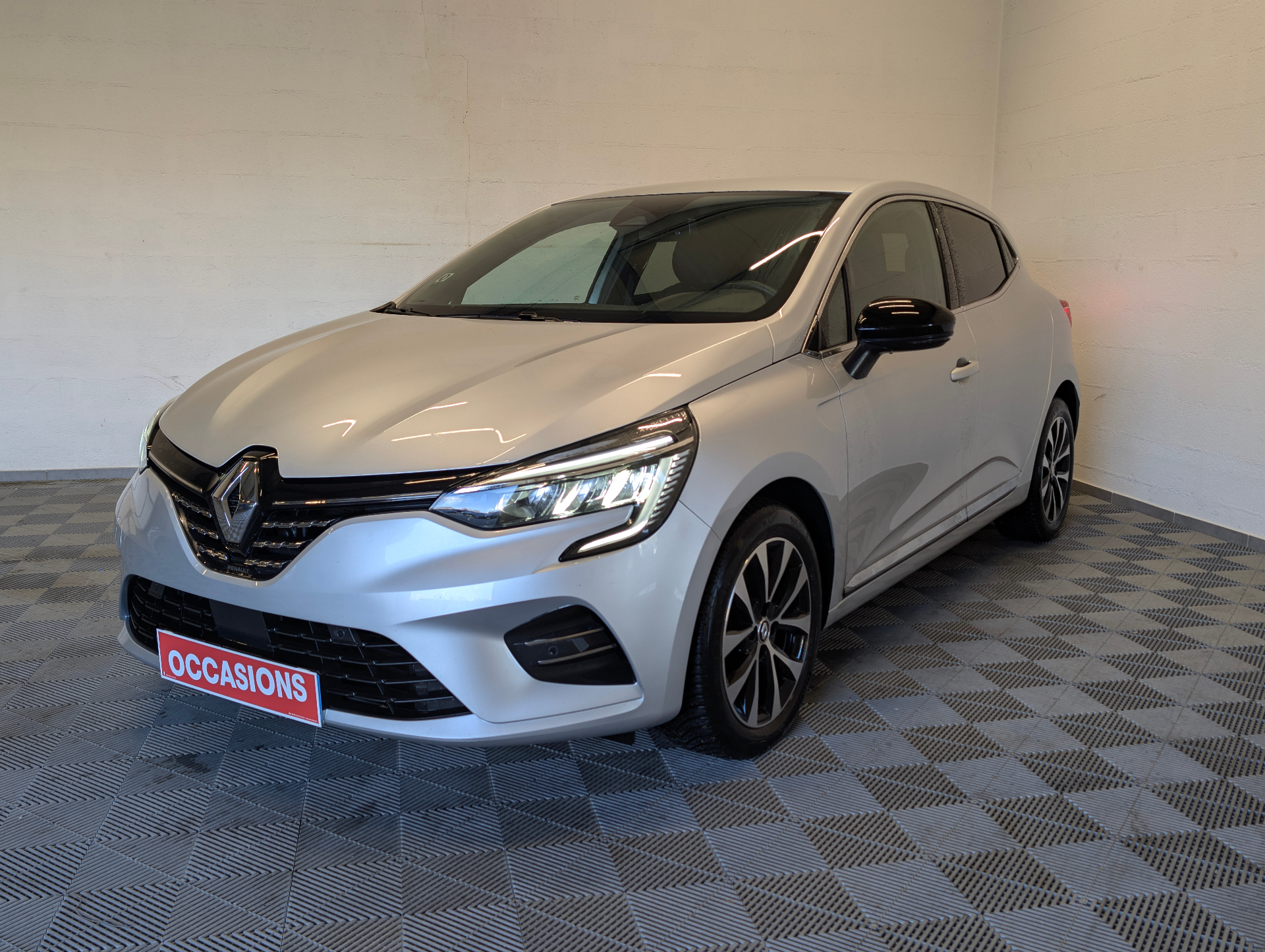 RENAULT CLIO V techno TCe 140 d'occasion