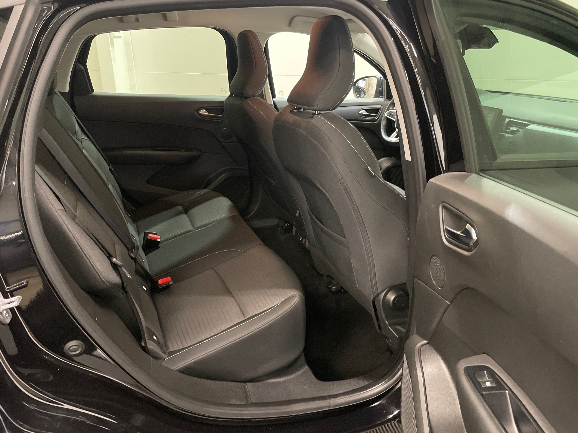 Photo 8 du véhicule RENAULT ARKANA