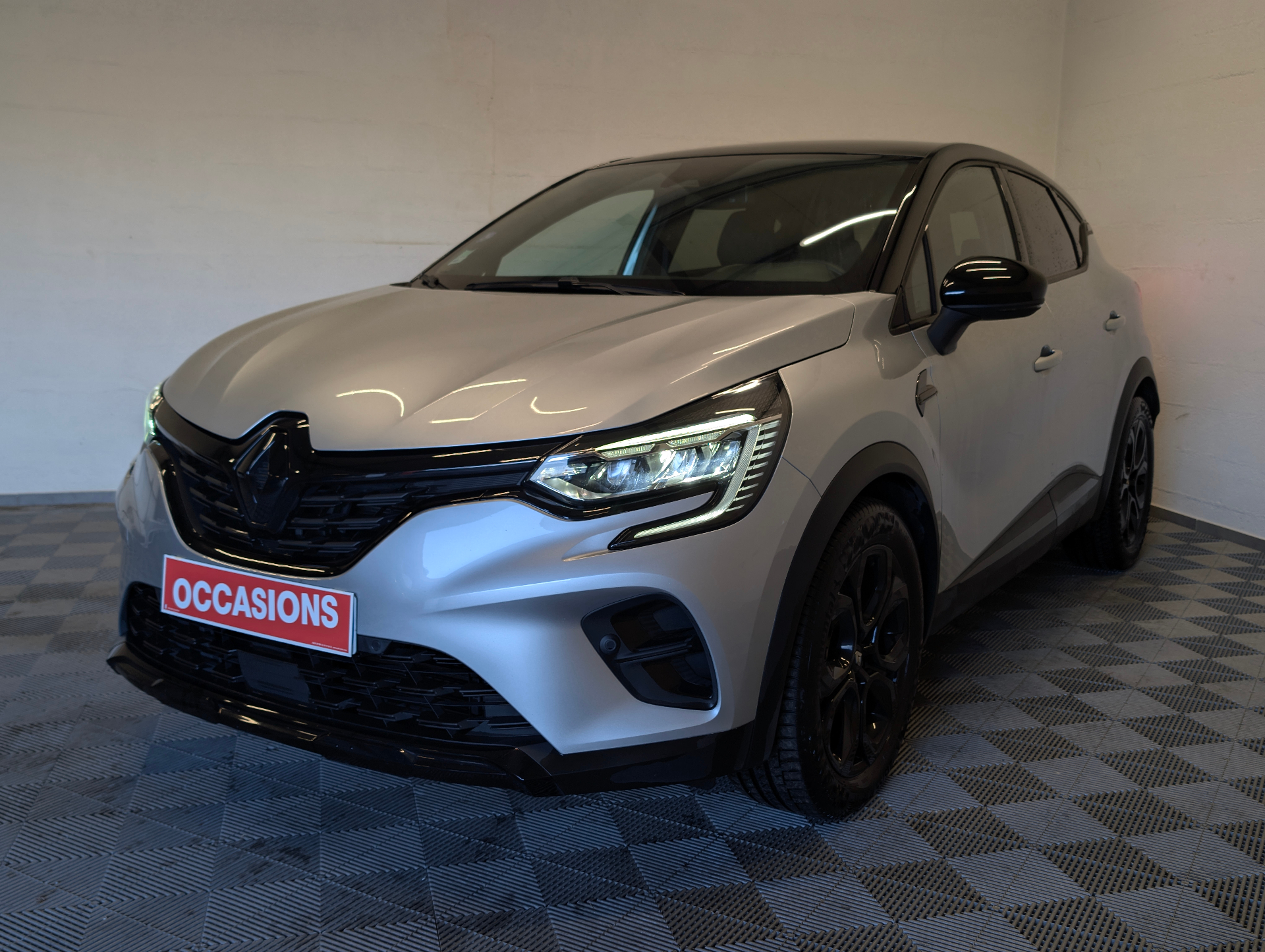 RENAULT CAPTUR SL Rive Gauche E-Tech hybride 145 d'occasion