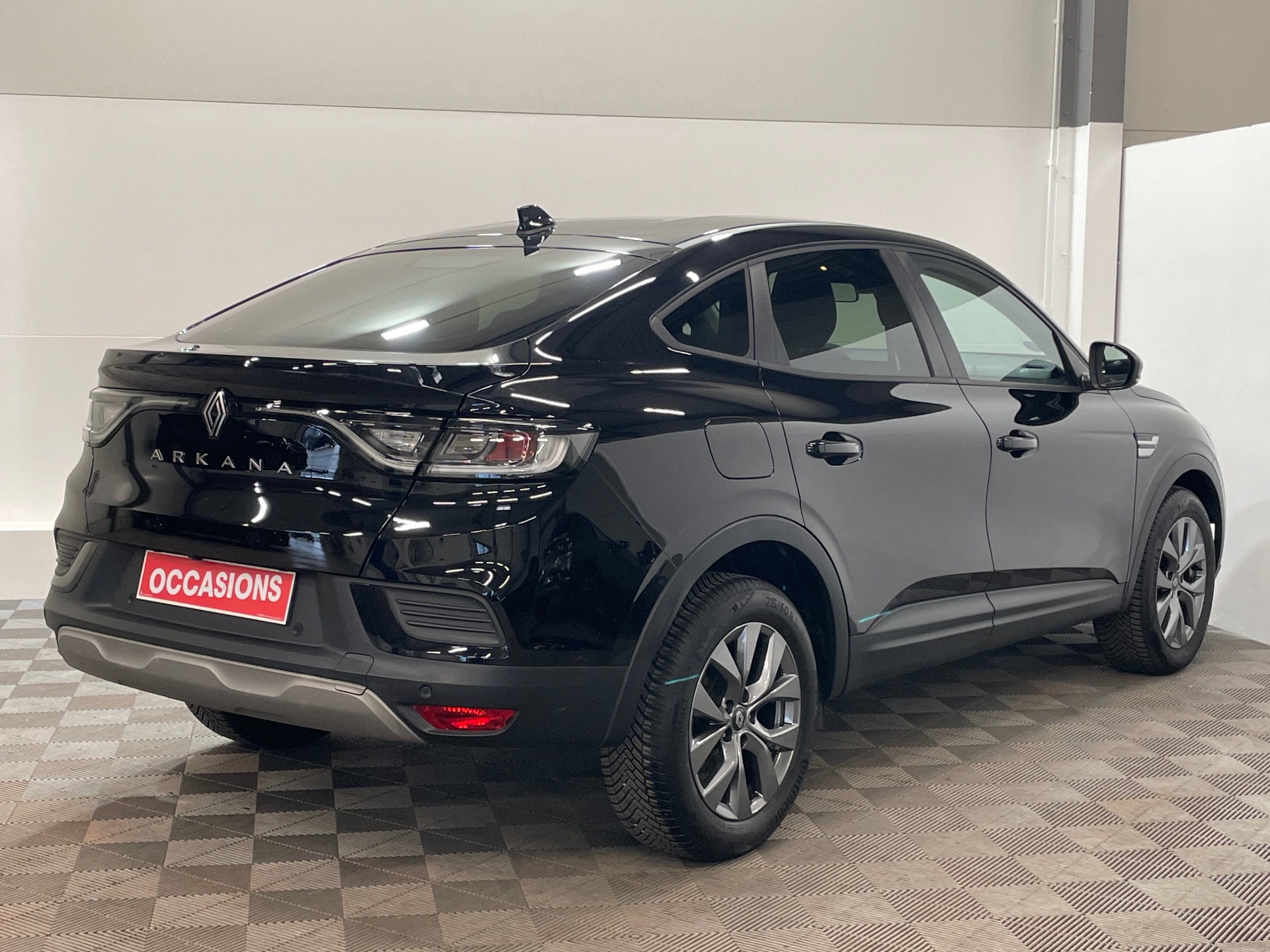 Photo 4 du véhicule RENAULT ARKANA