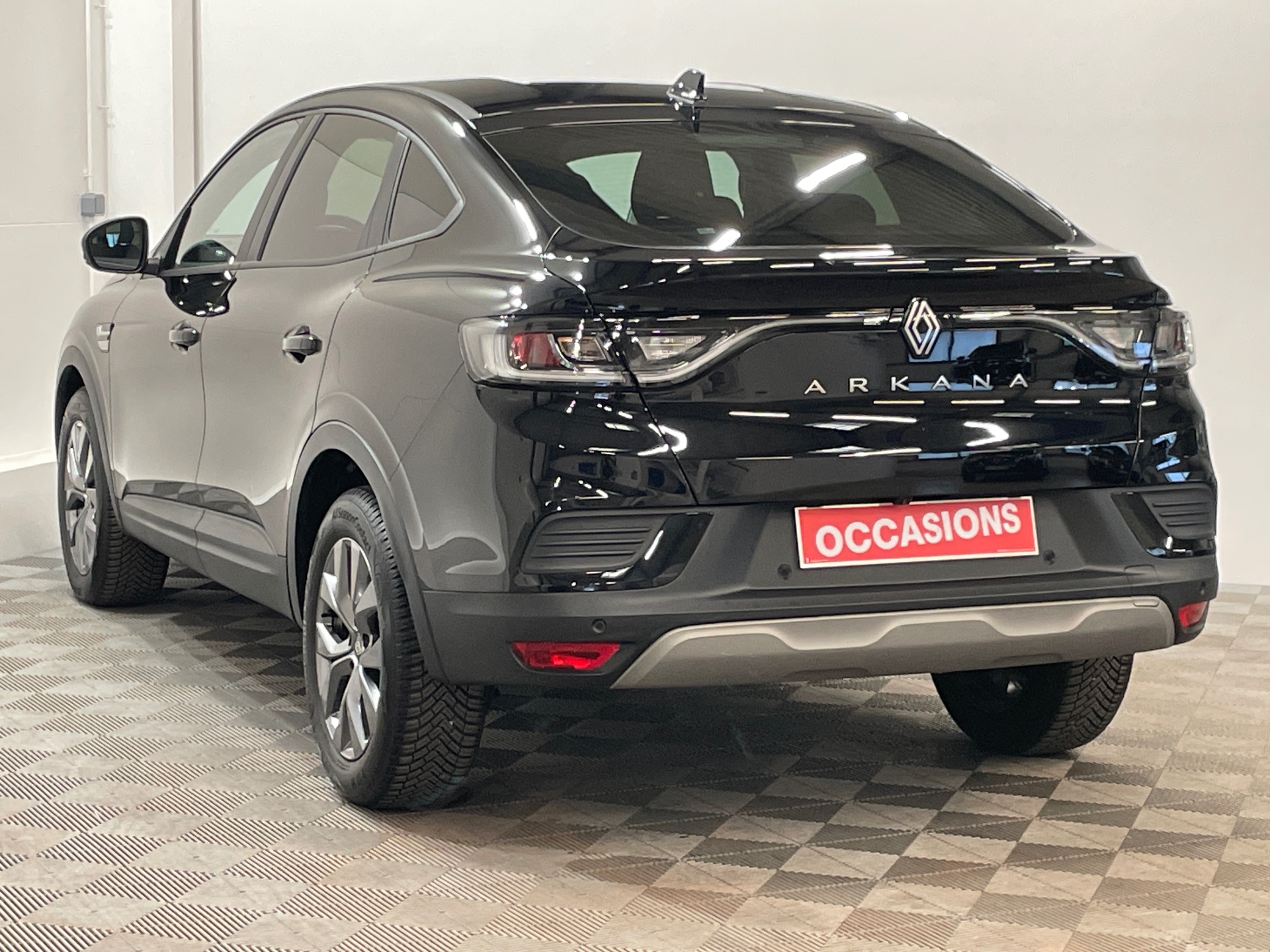 Photo 6 du véhicule RENAULT ARKANA