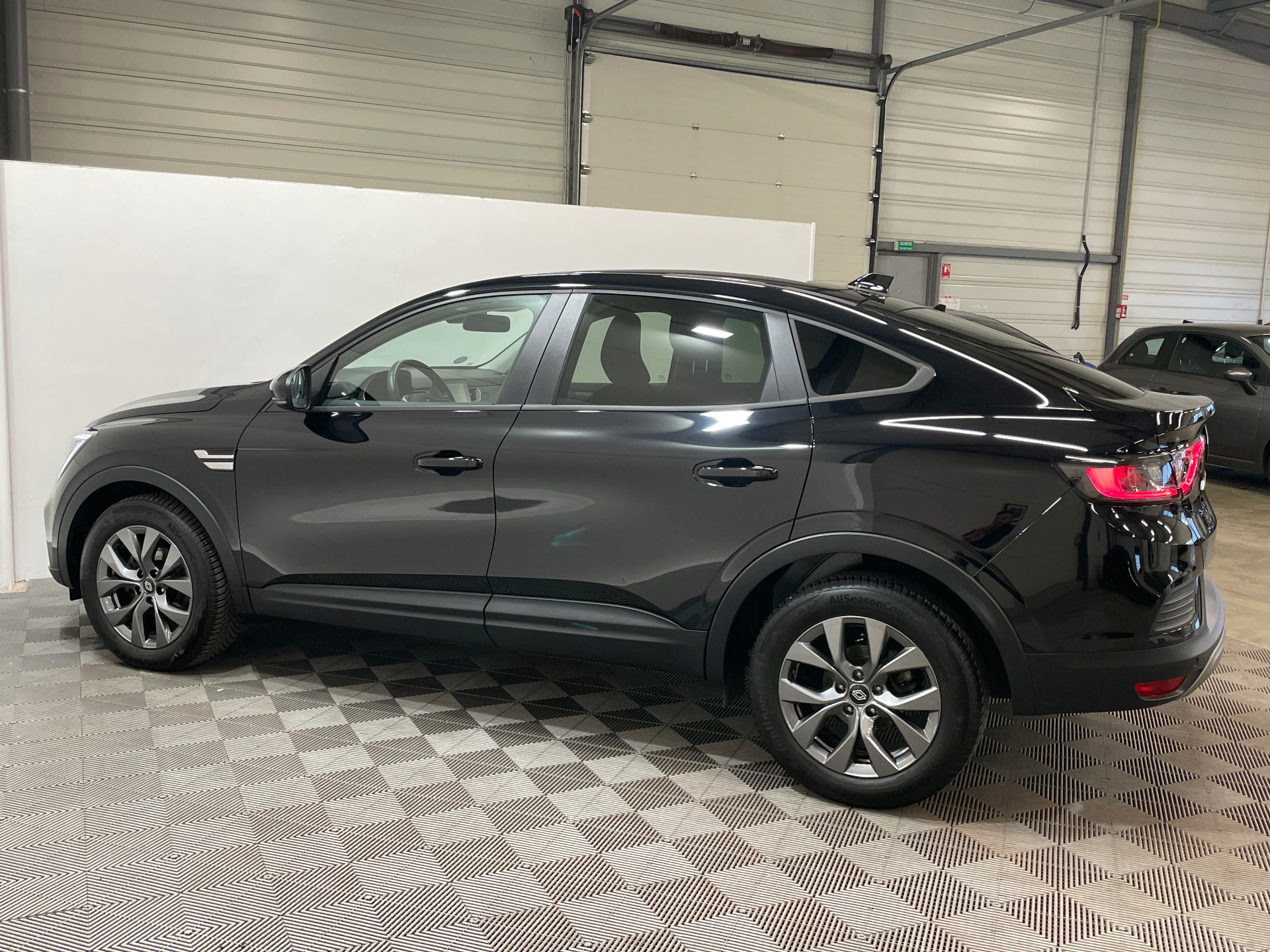 Photo 26 du véhicule RENAULT ARKANA