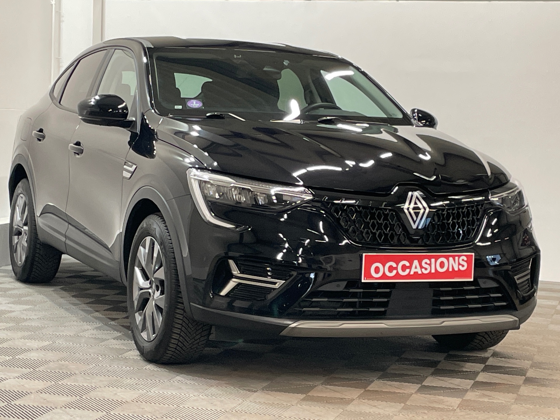 Photo 3 du véhicule RENAULT ARKANA