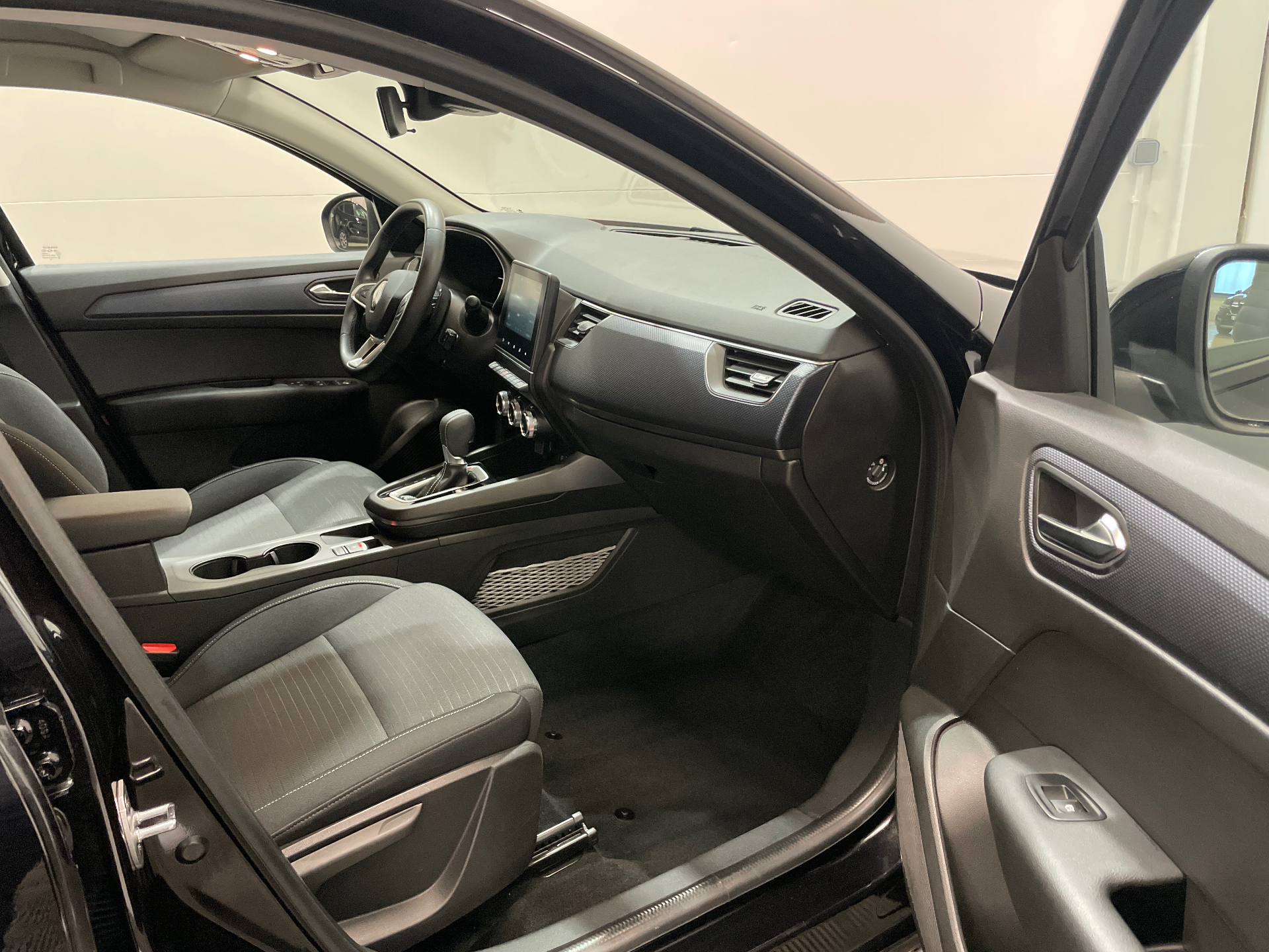 Photo 7 du véhicule RENAULT ARKANA